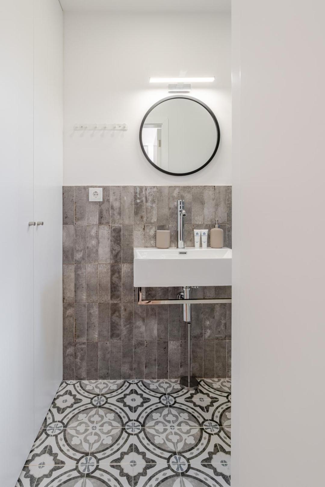 Hostwise - Stylish W/ Charming Terrace * Oporto