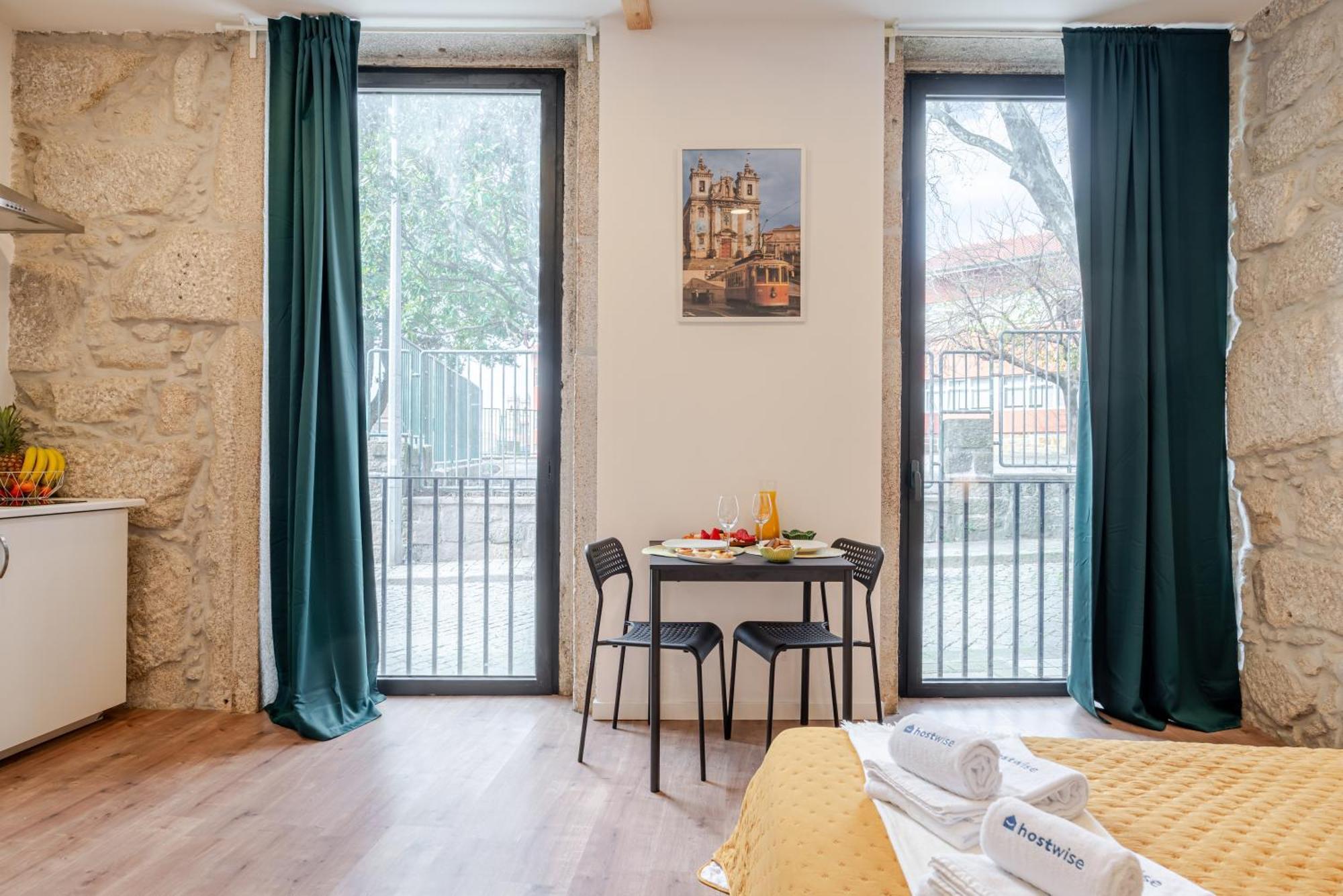 Hostwise - Stylish Sunny Flats Apartamento