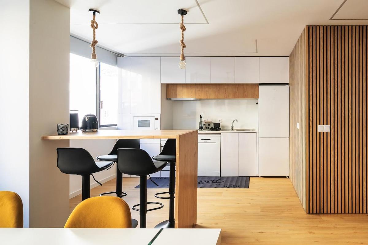 Yellow Breeze By Cozy Apartamento