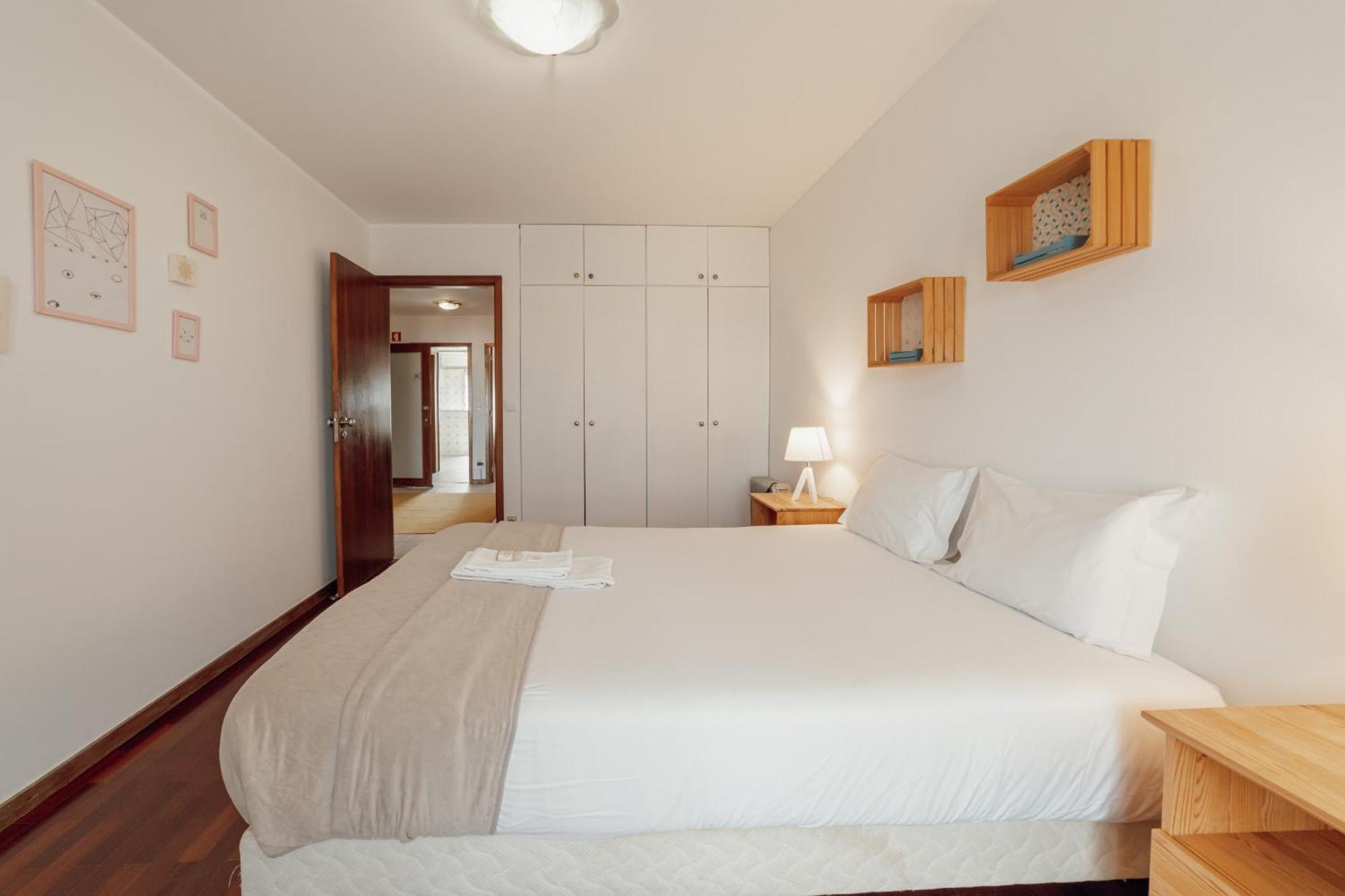 Espinho Modern 3 Bedroom By Vacationy *