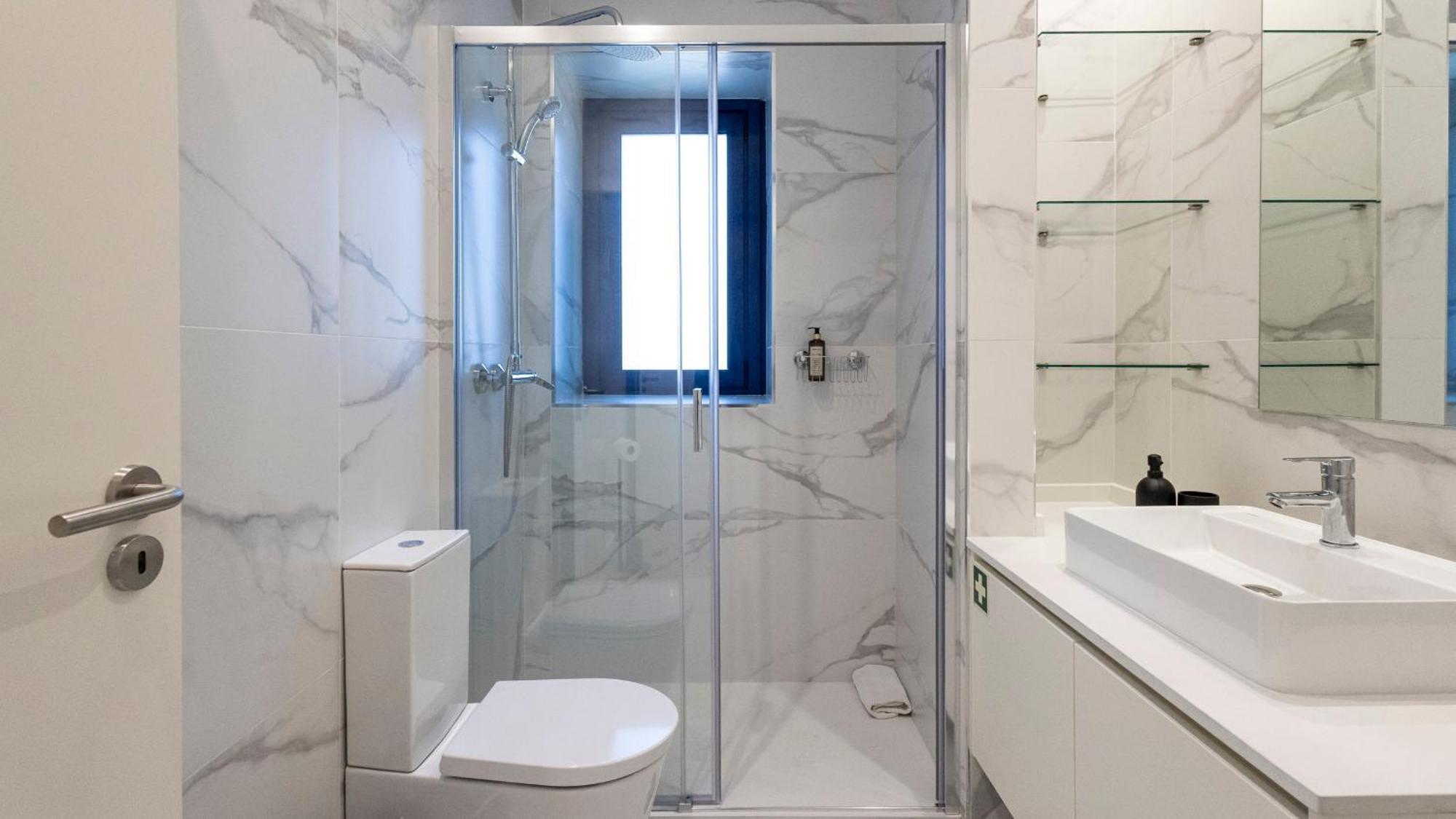 Bright 2br Flat Near Praca Da Galiza By Lovelystay