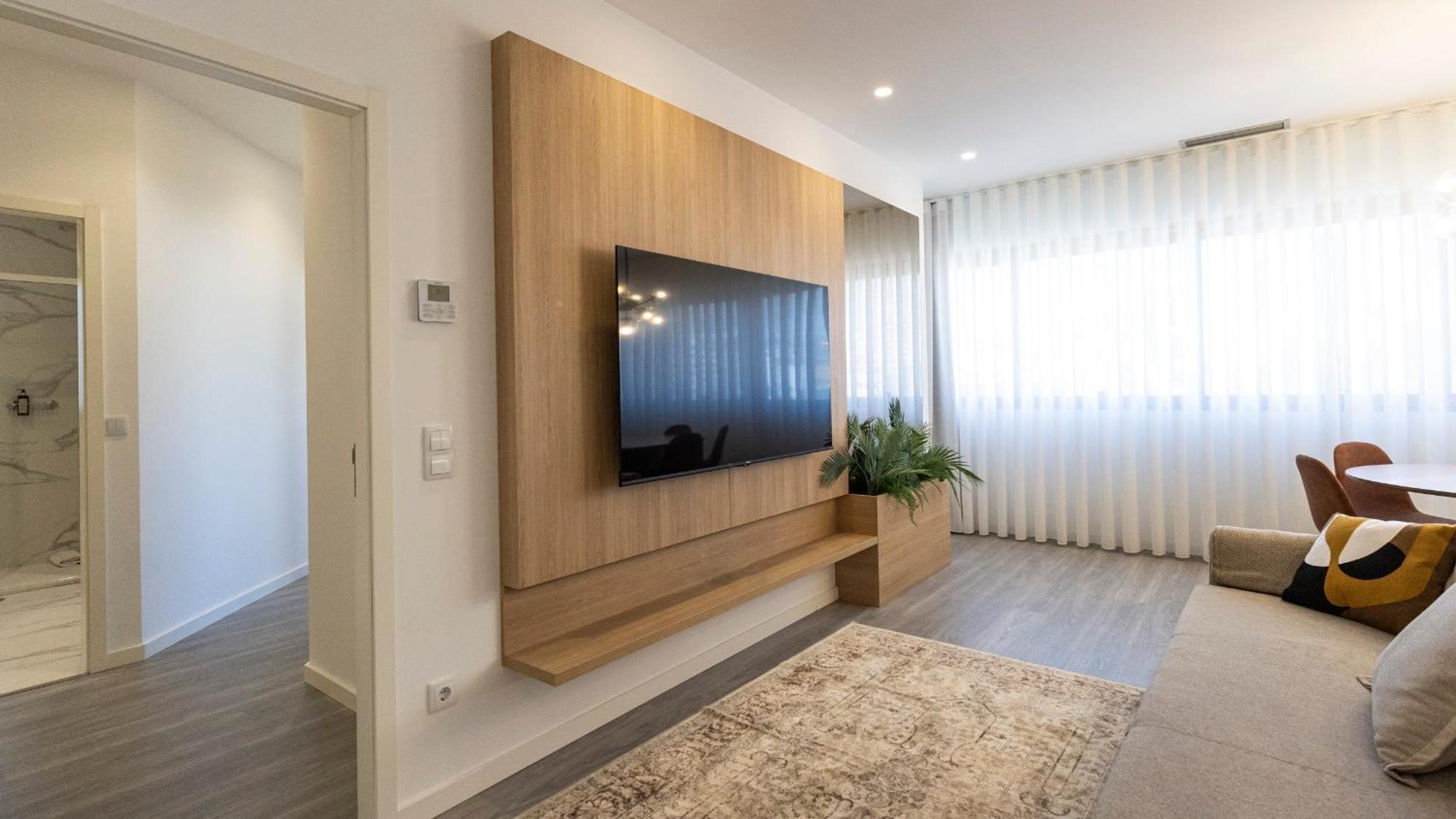 Bright 2br Flat Near Praca Da Galiza By Lovelystay *