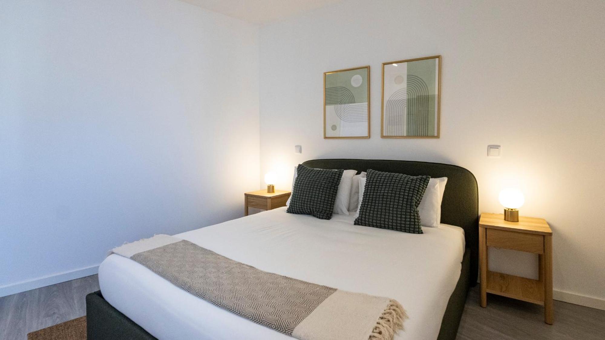 Bright 2br Flat Near Praca Da Galiza By Lovelystay Apartamento Porto