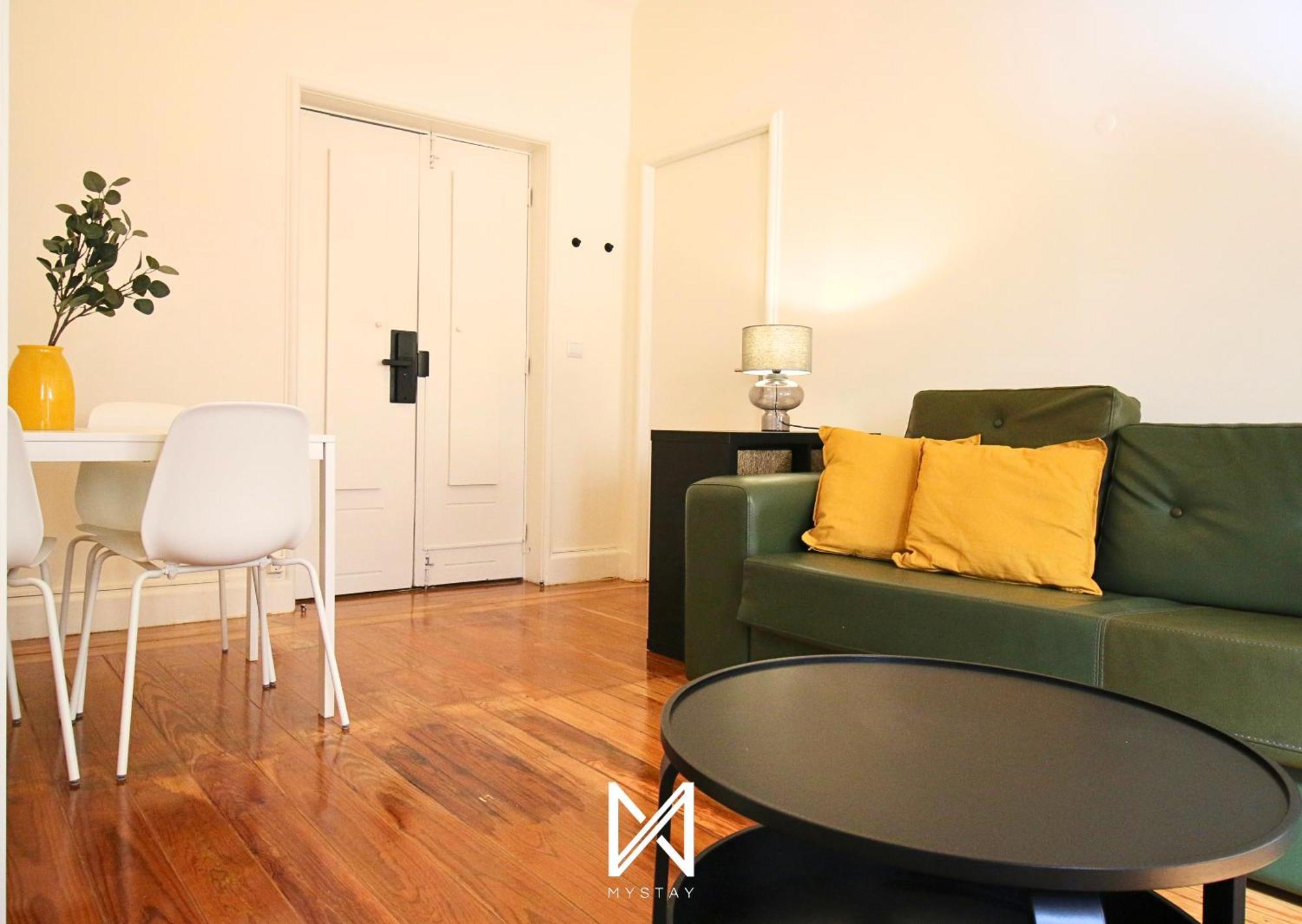 Mystay - The Poet - Fernando Pessoa Apartamento