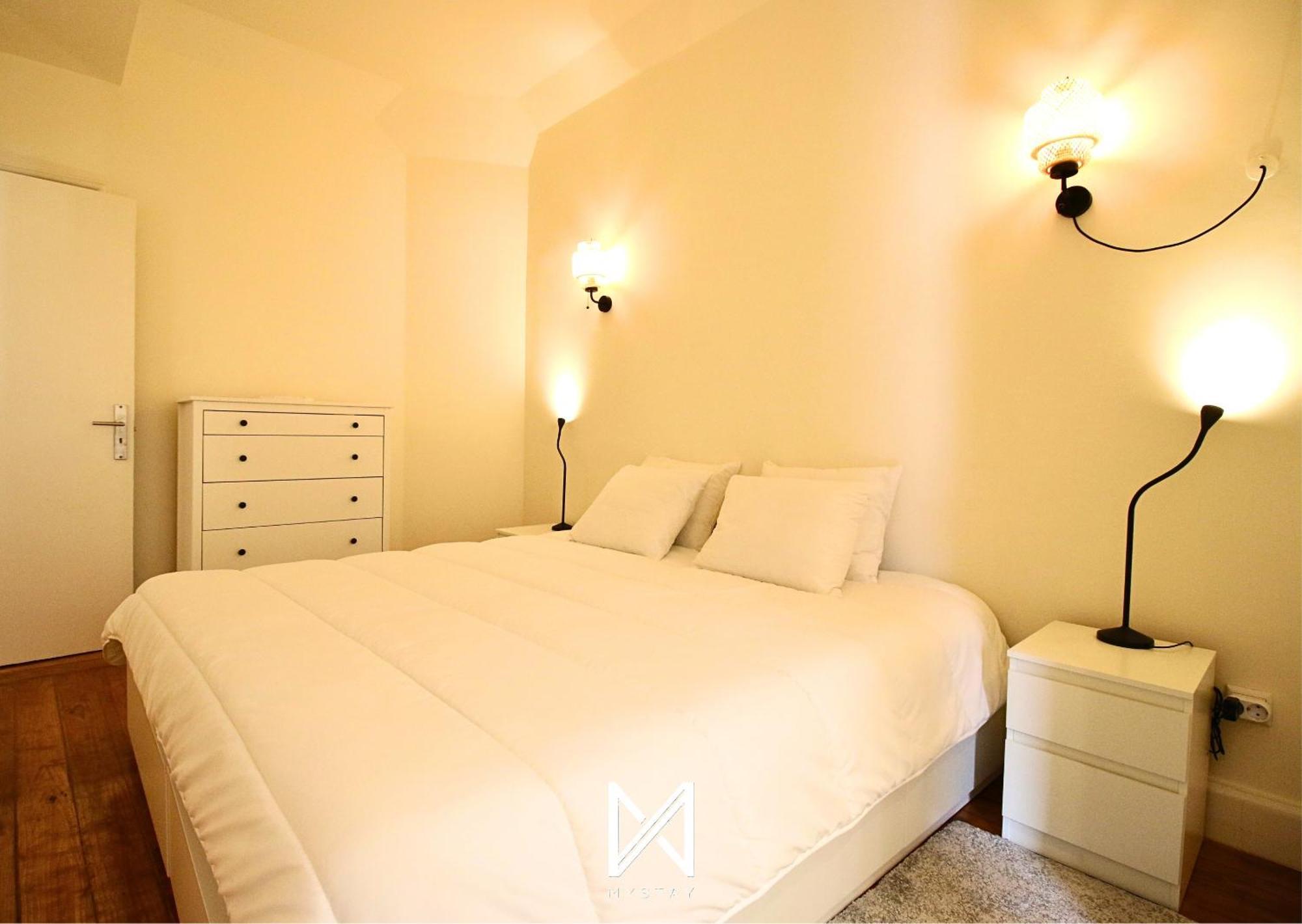 Apartamento Mystay - The Poet - Fernando Pessoa *