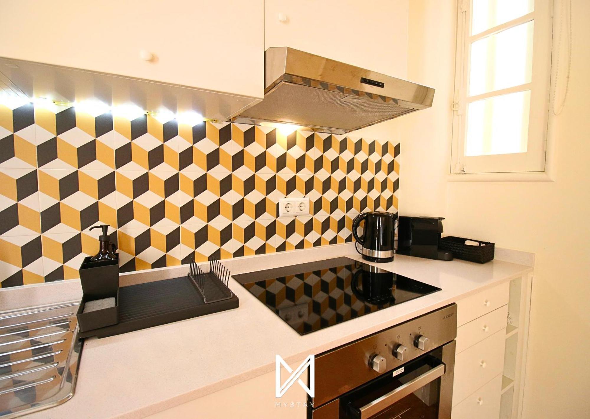 Mystay - The Poet - Fernando Pessoa Apartamento