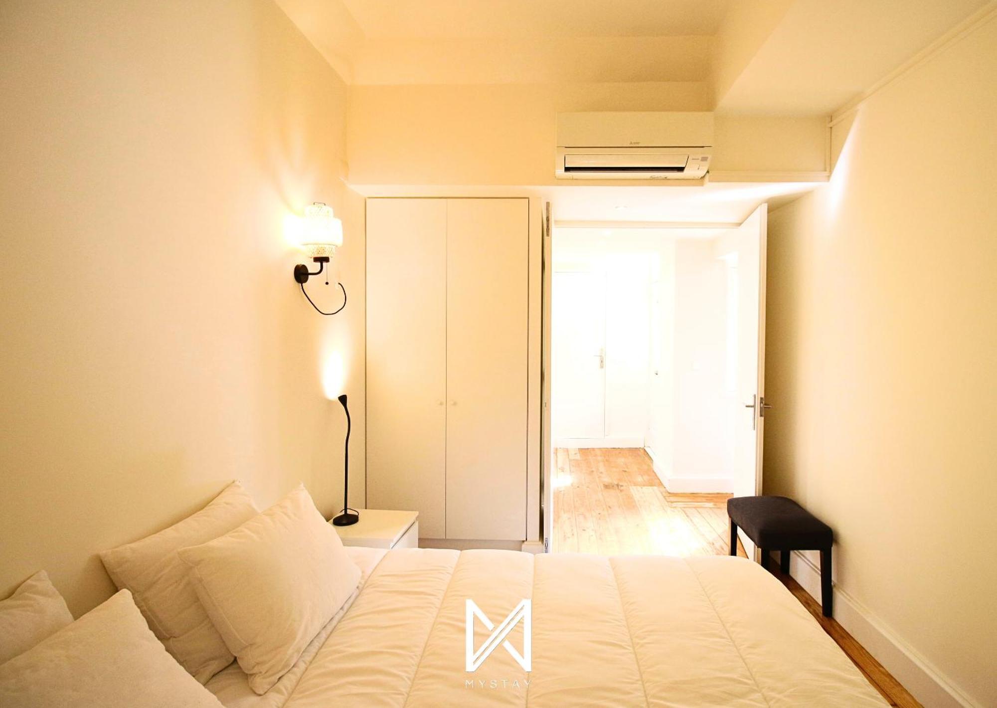Apartamento Mystay - The Poet - Fernando Pessoa