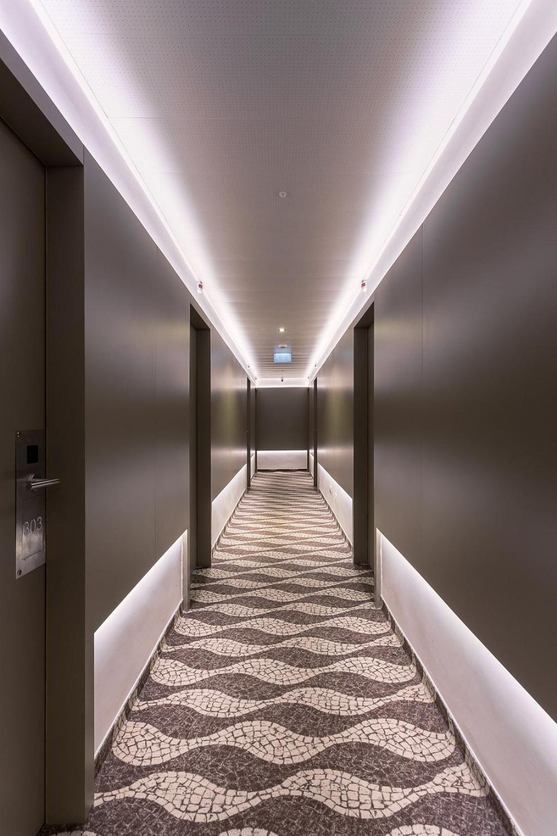 Hotel Hotiday Collection -
