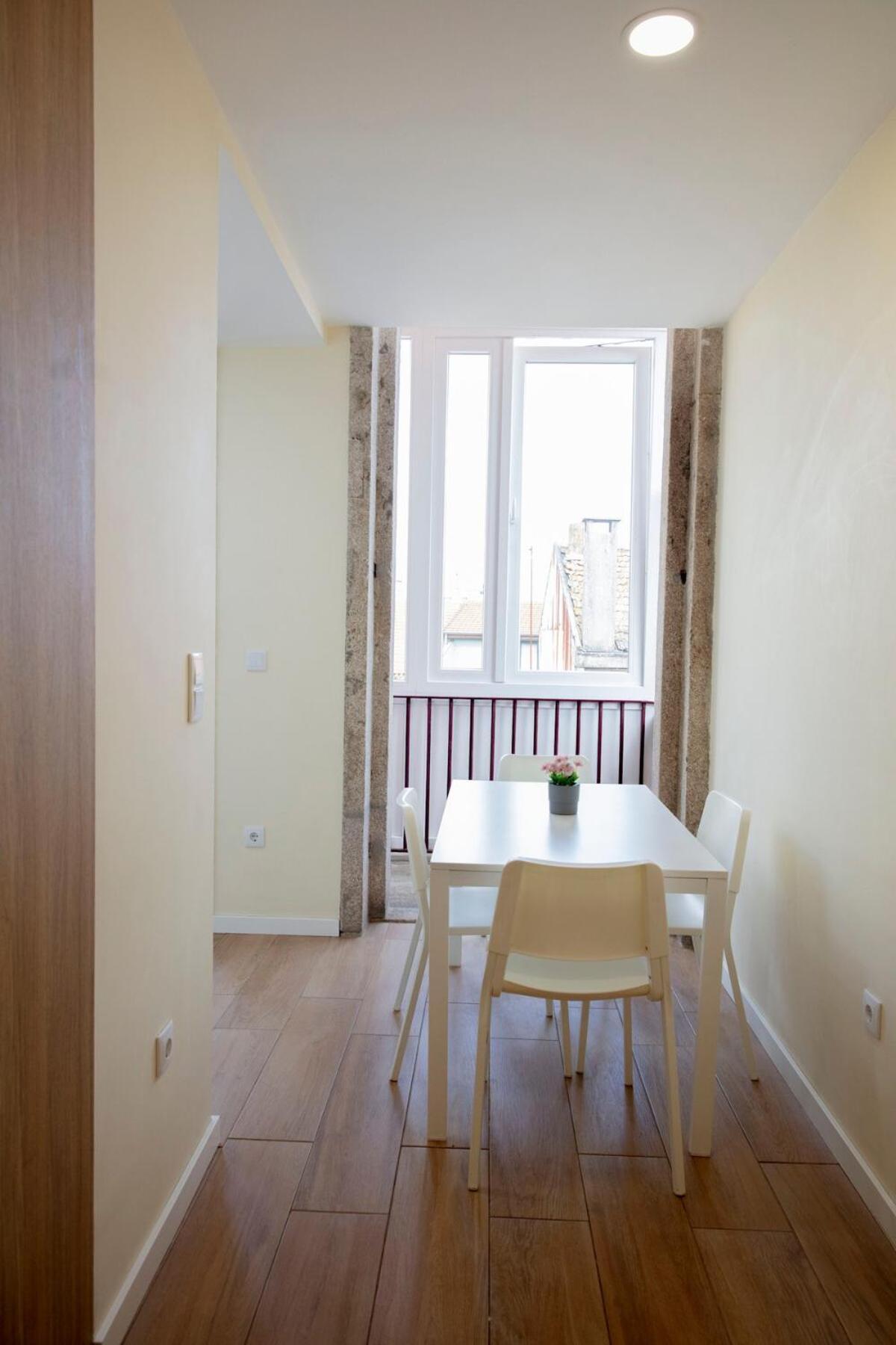 Close To Everything Your Gray Prm 2t Apartamento