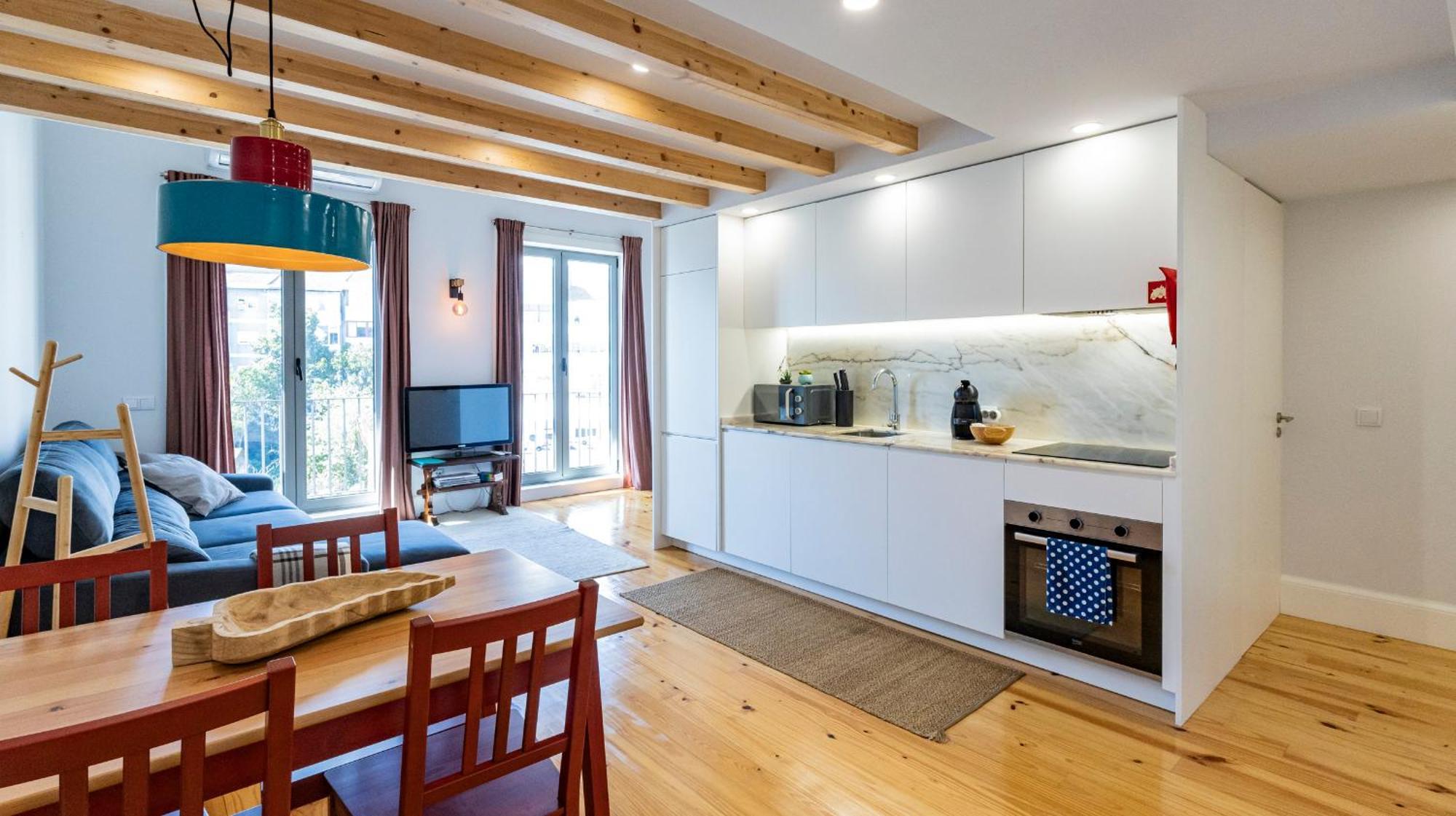 Stylish Duplex With Balcony In By Lovelystay Apartamento Porto