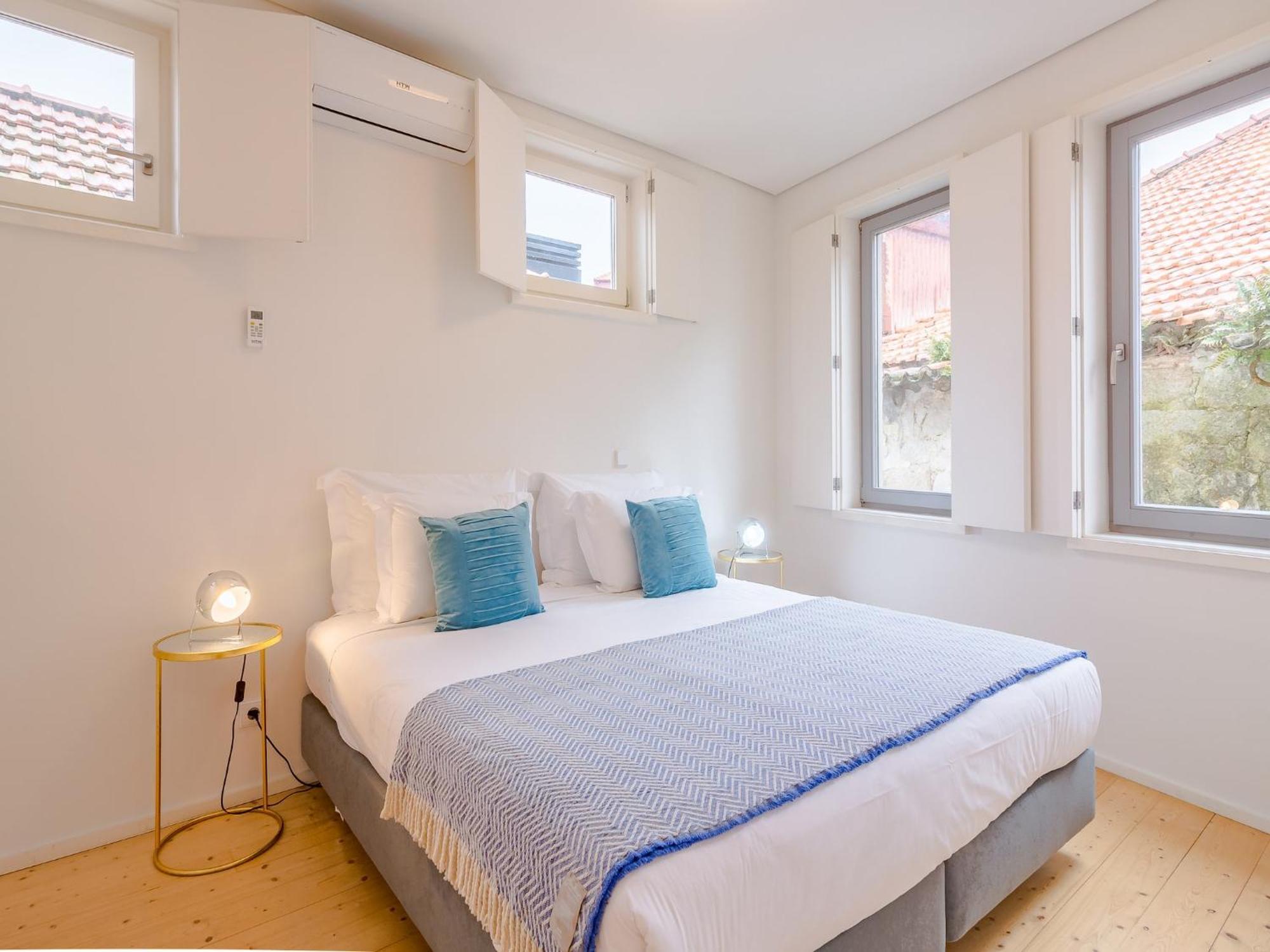 Charming Studio, Ideal For Smaller Groups * Oporto