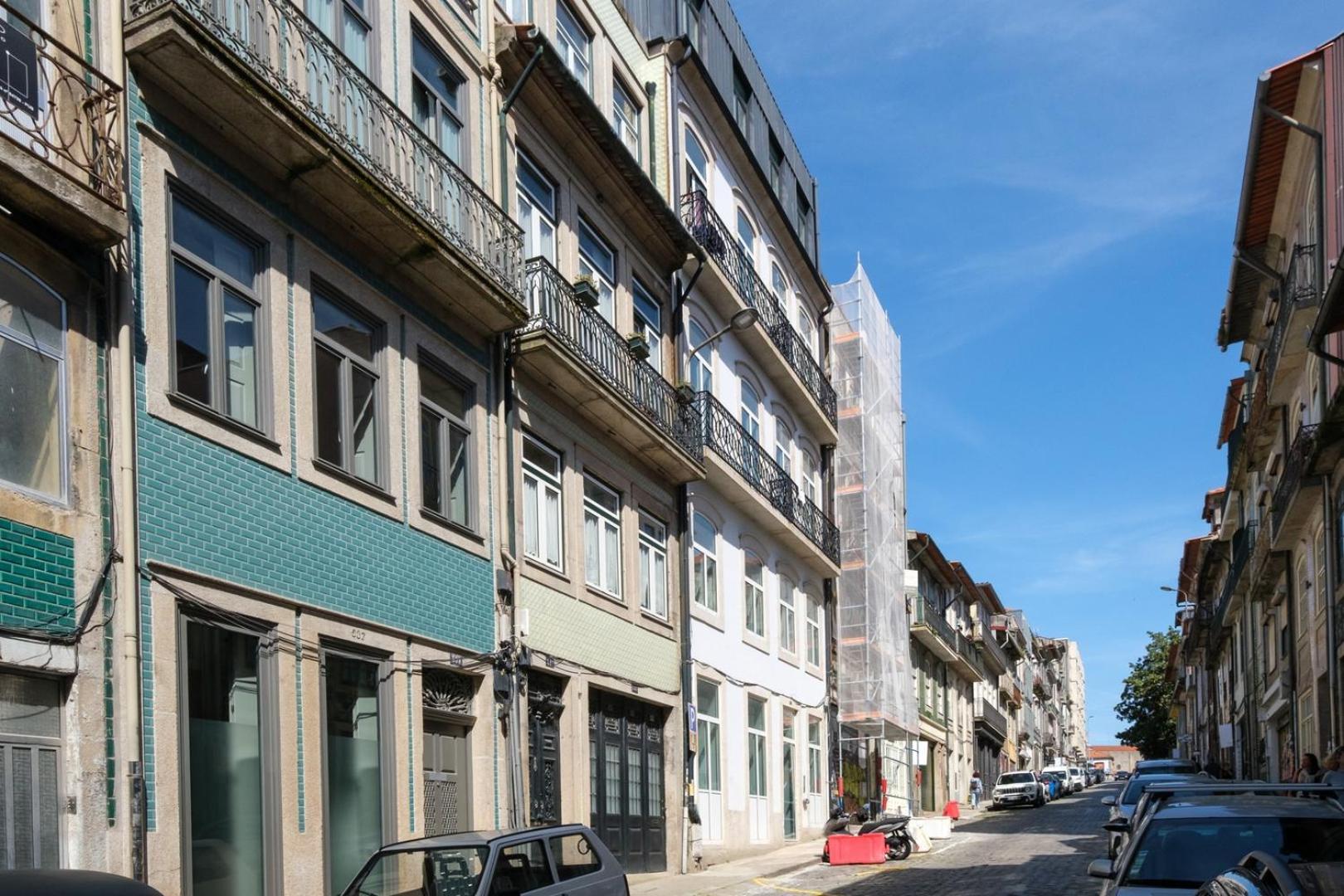 Apartment Spacious Loft W. Balcony In The Heart Of The