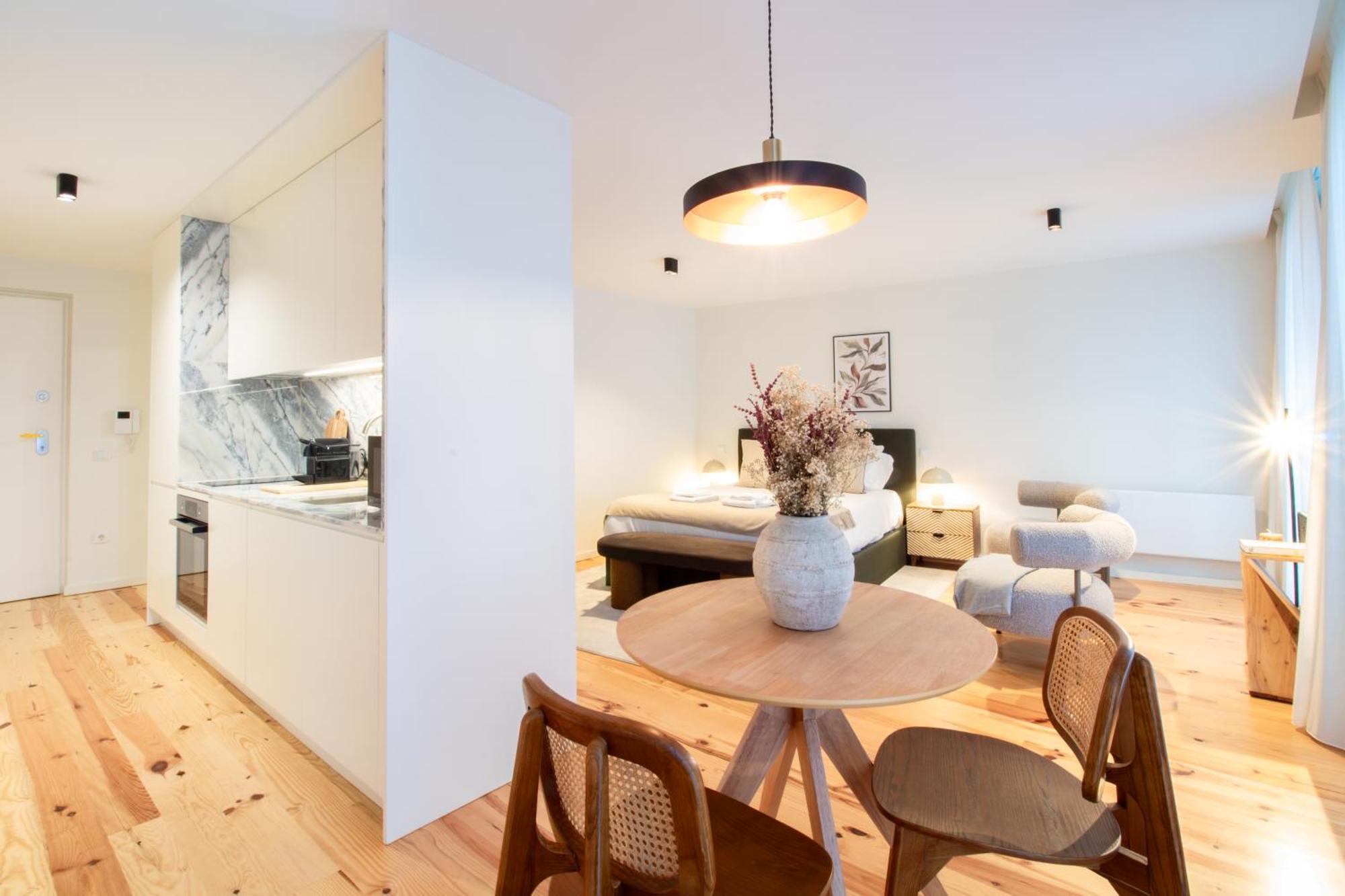 Luxurious Retreat In By Lovelystay Porto