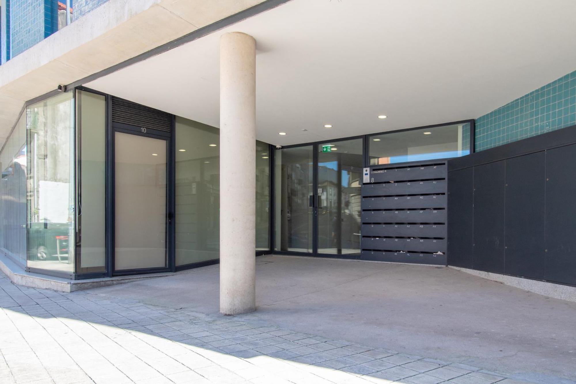 Apartment Luxurious Retreat In By Lovelystay Porto