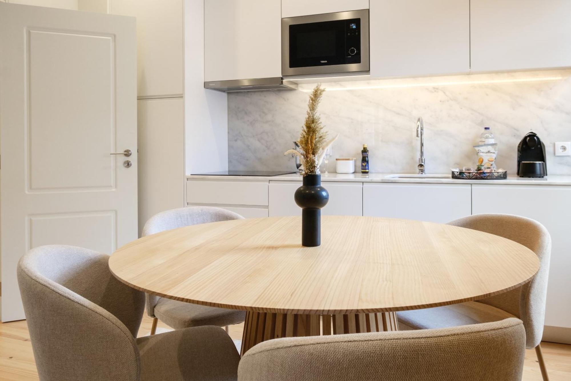 Art Deco 22 Luxury 2br Downtown Metro Ac Oporto