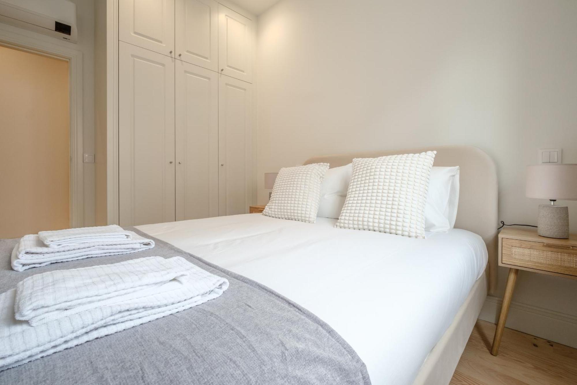 Art Deco 12 Luxury 2br Downtown Metro Ac
