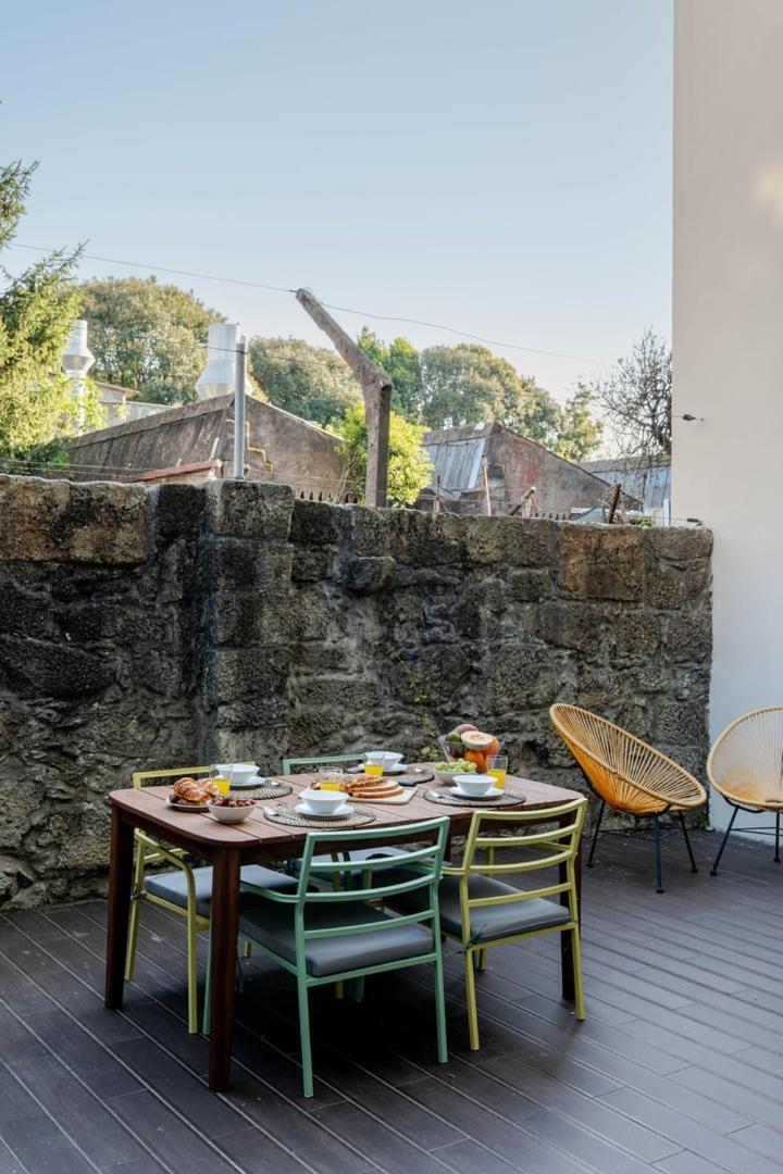 Invictus Escape - Jacuzzi & Charm In The Porto