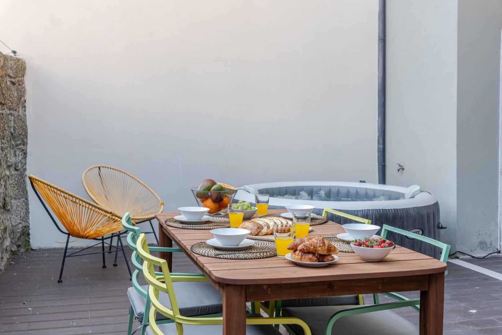 Invictus Escape - Jacuzzi & Charm In The * Porto