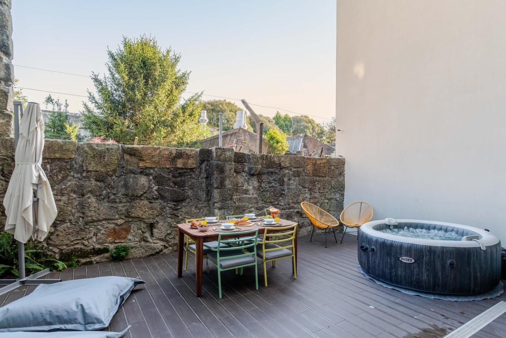 Invictus Escape - Jacuzzi & Charm In The Apartment Porto