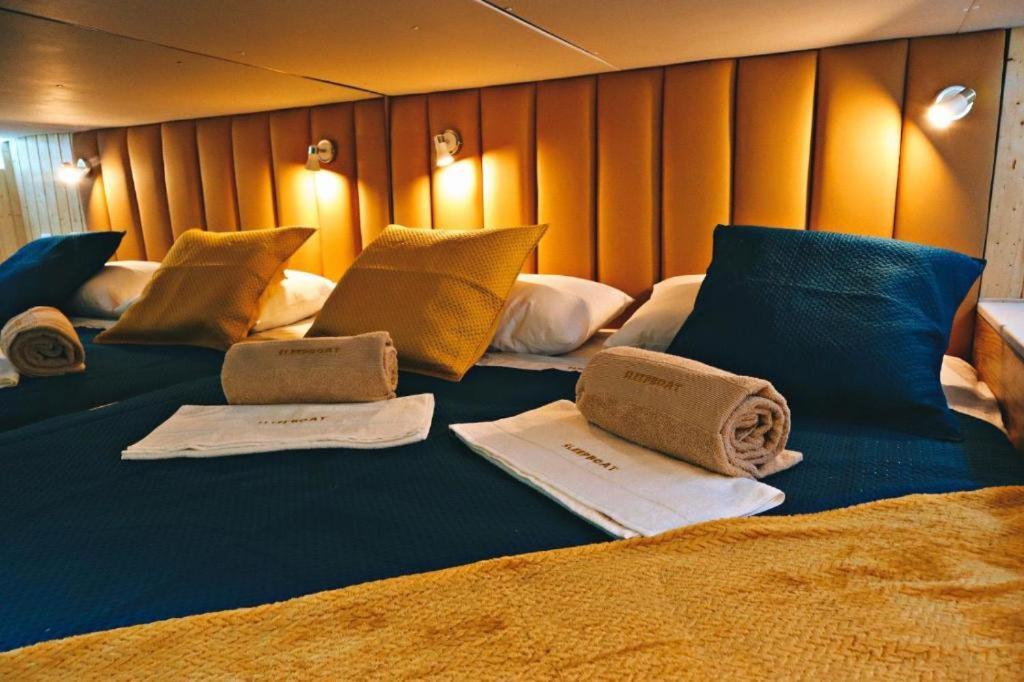 Hotel en barco Sleepboat Golden Life *