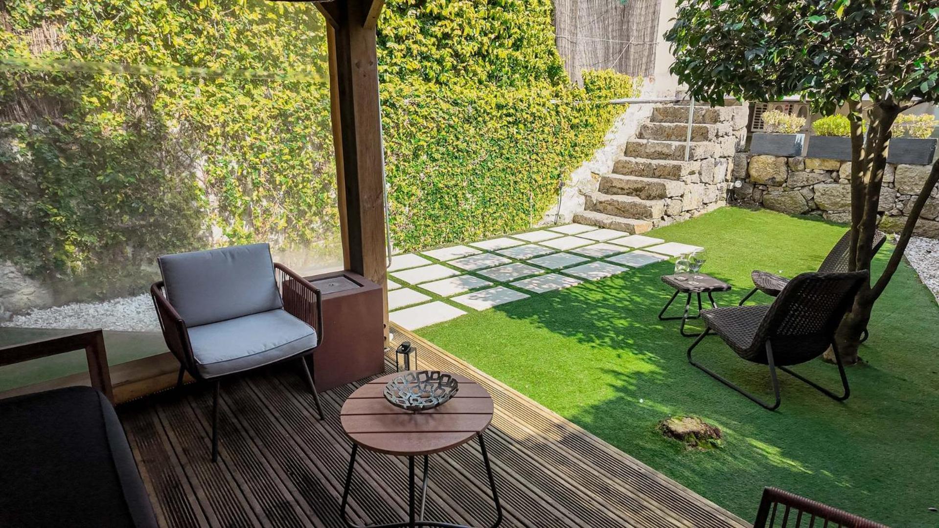 Unique With A Gorgeous Garden Apartment Porto