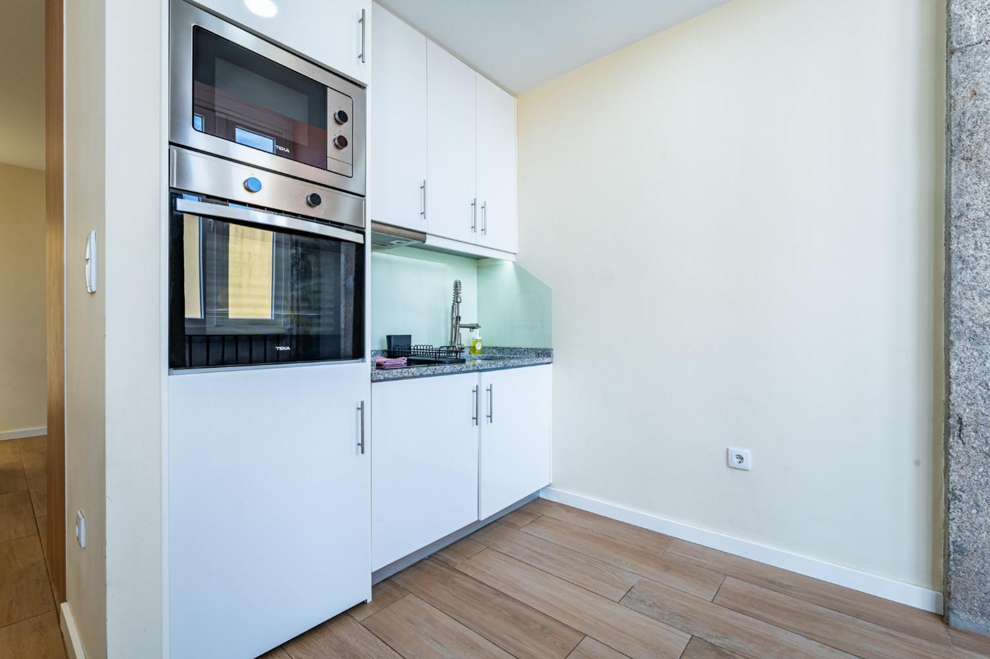 Apartment Close To Everything Your Gray Prm 2t *