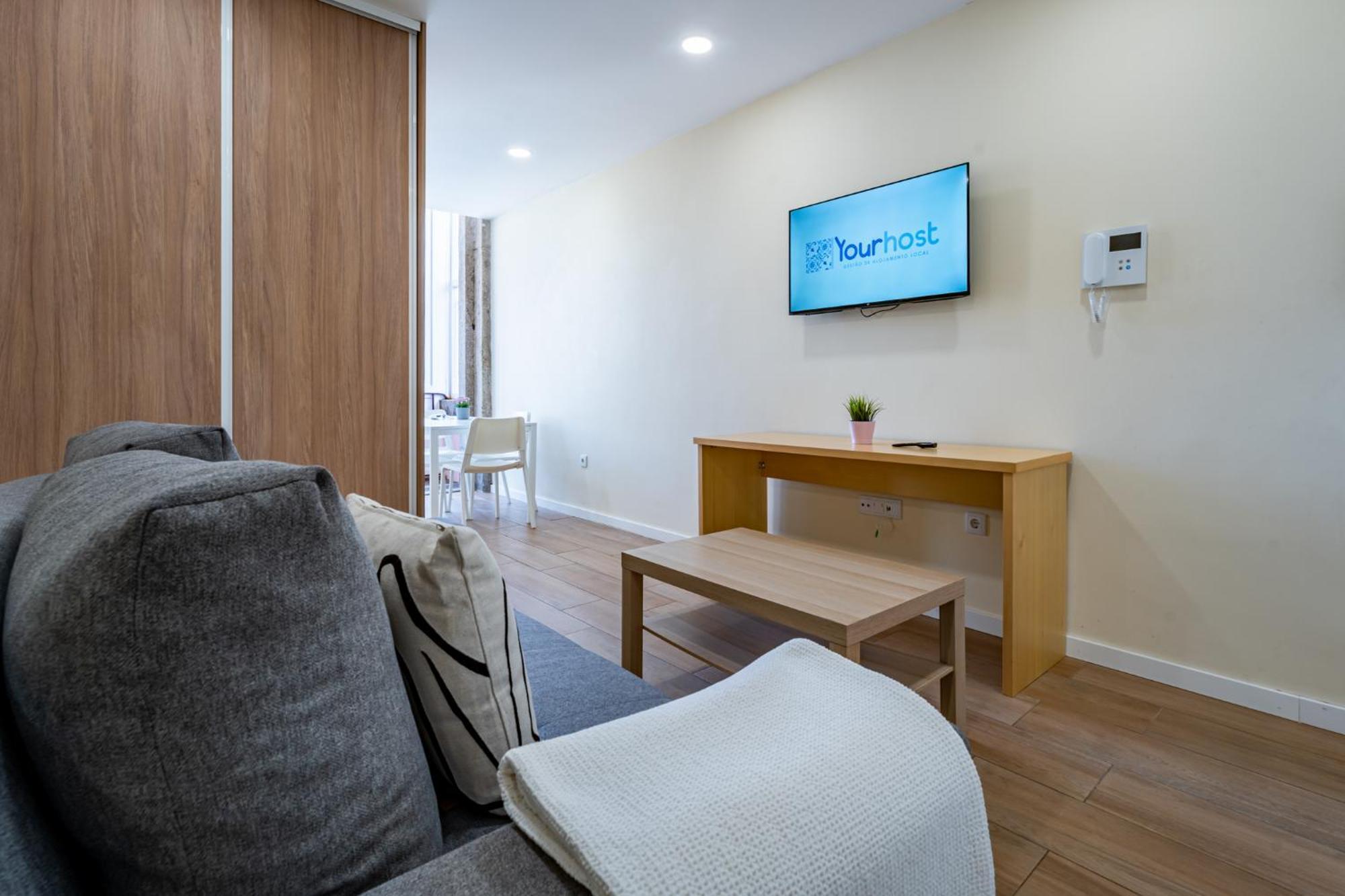 Apartment Close To Everything Your Gray Prm 2t *