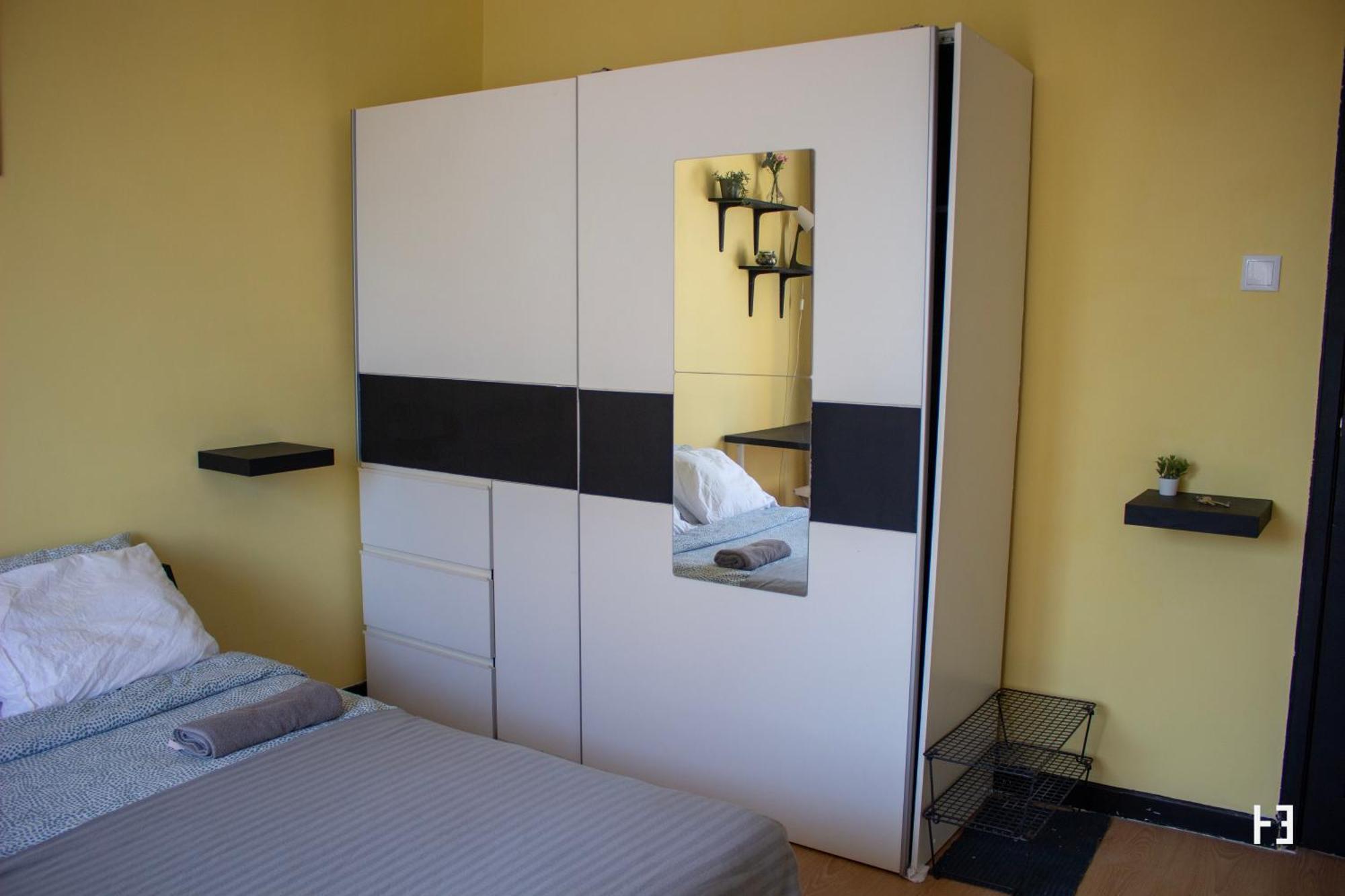 Habitacao Essencial - Away From *