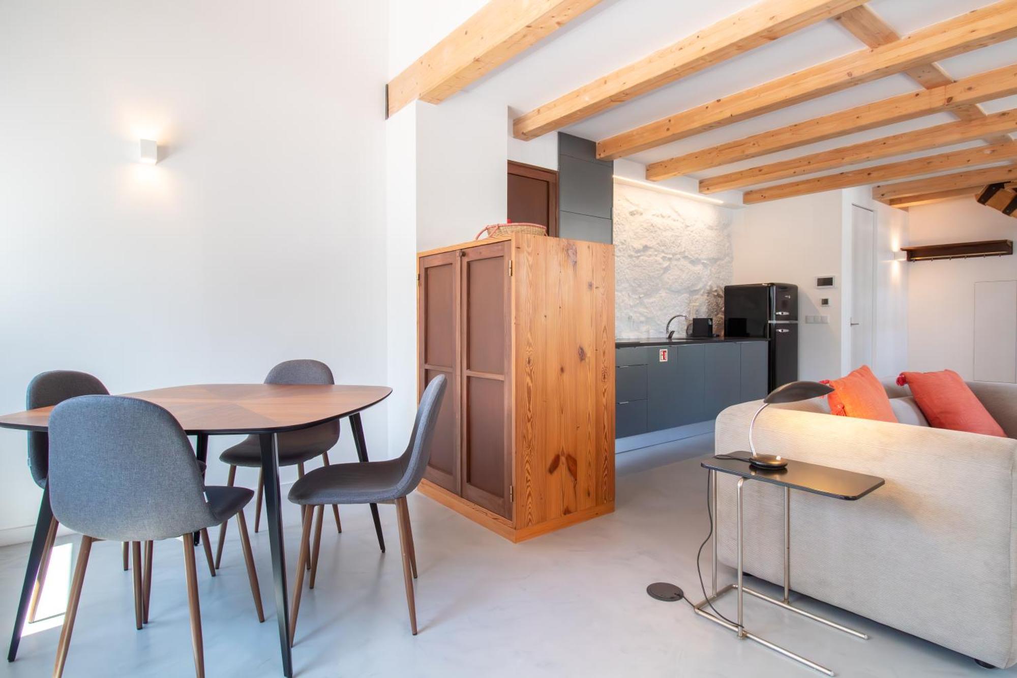 Stylish Duplex By Lovelystay *