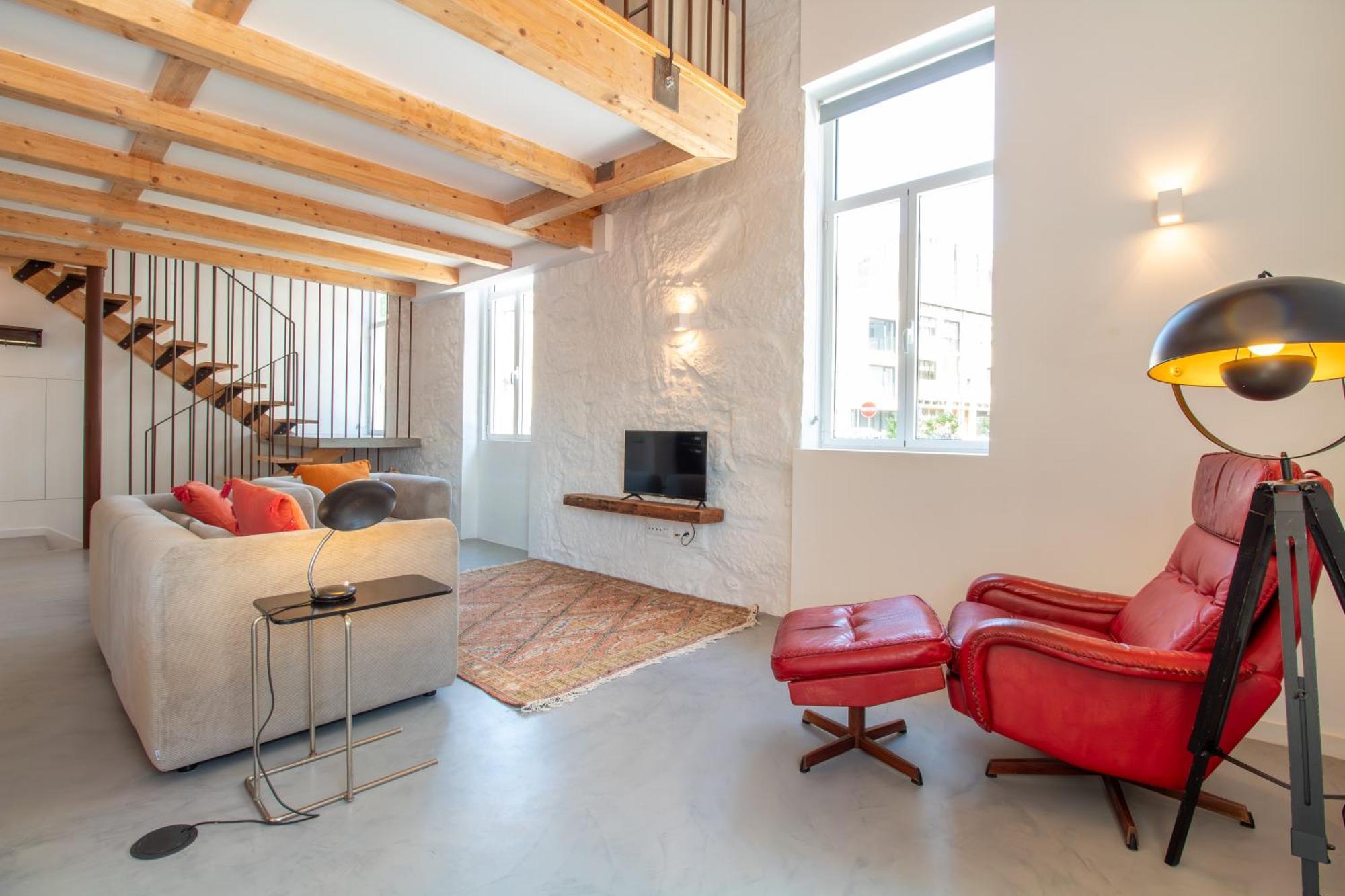 Stylish Duplex By Lovelystay * Oporto
