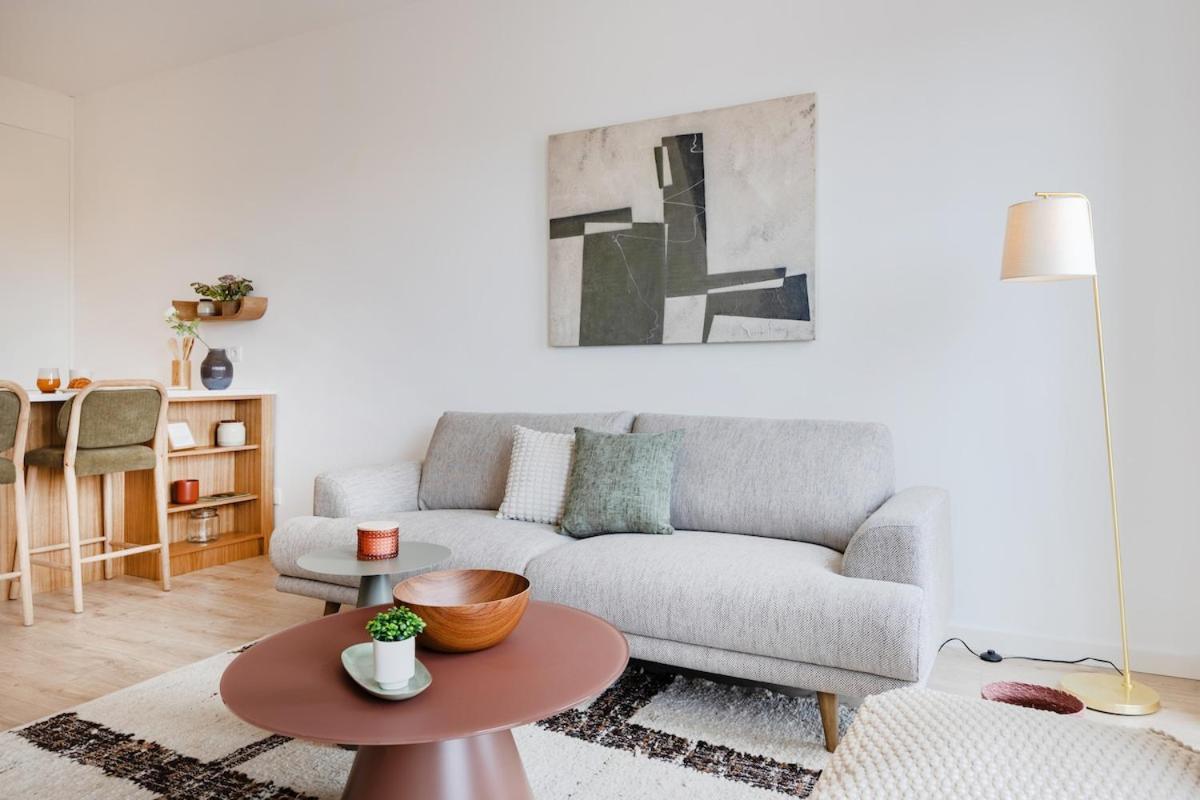 The Bright Life At Boavista Flats *