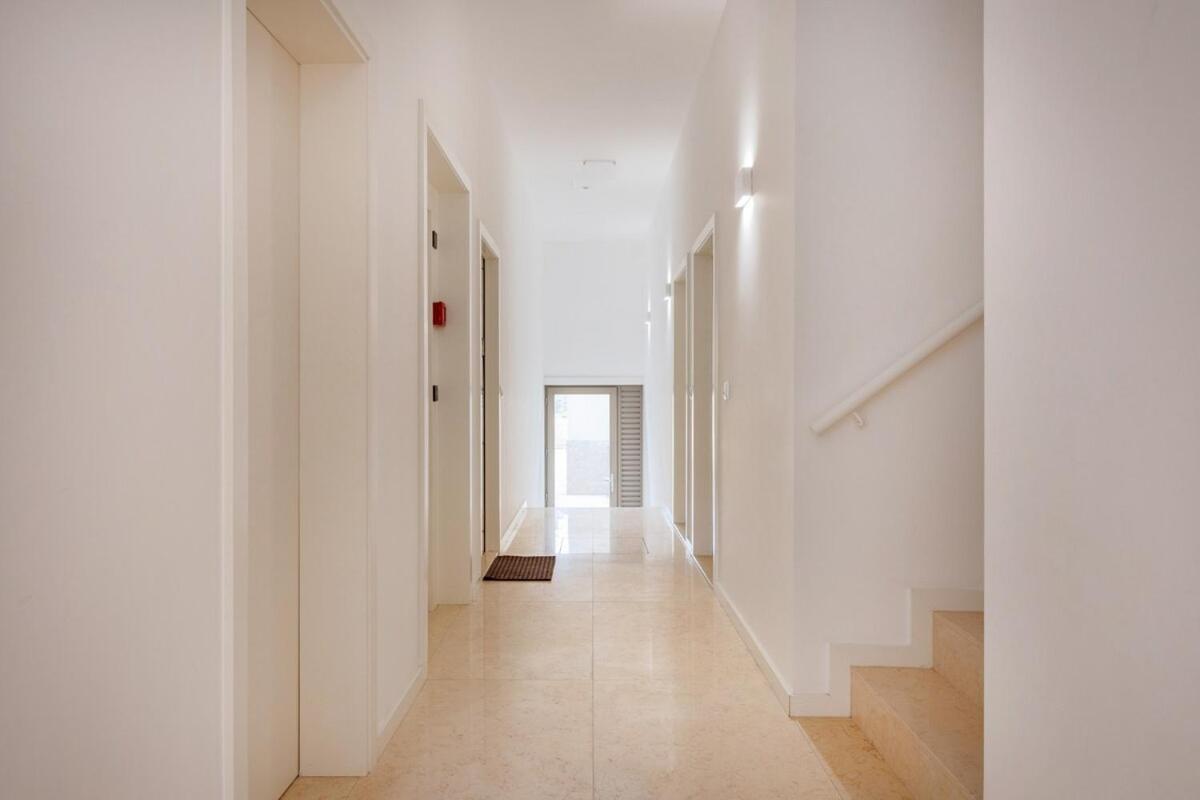 The Bright Life At Boavista Flats *