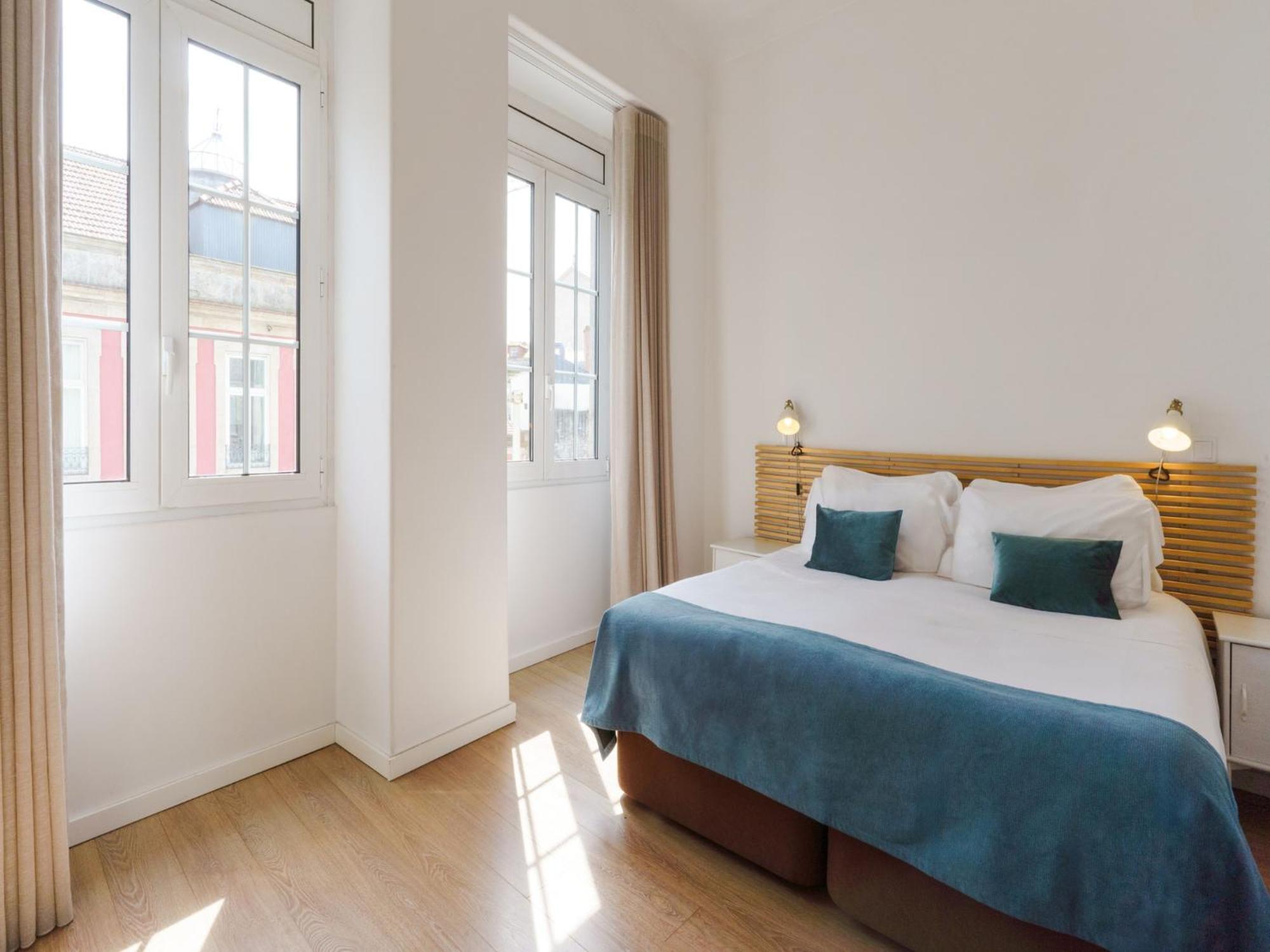 Romantic For 5 Guests, Porto