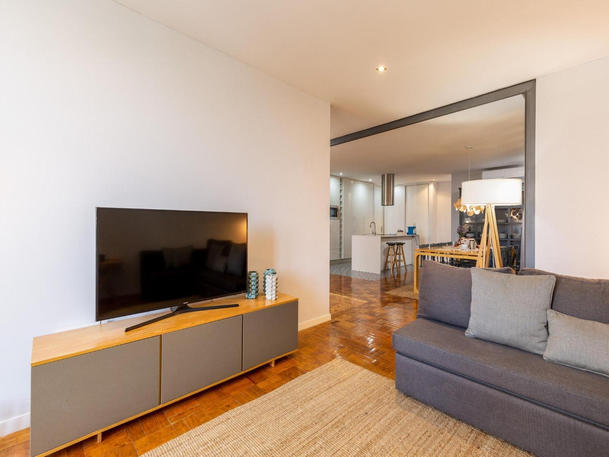 Apartment Spacious With Balcony In Porto