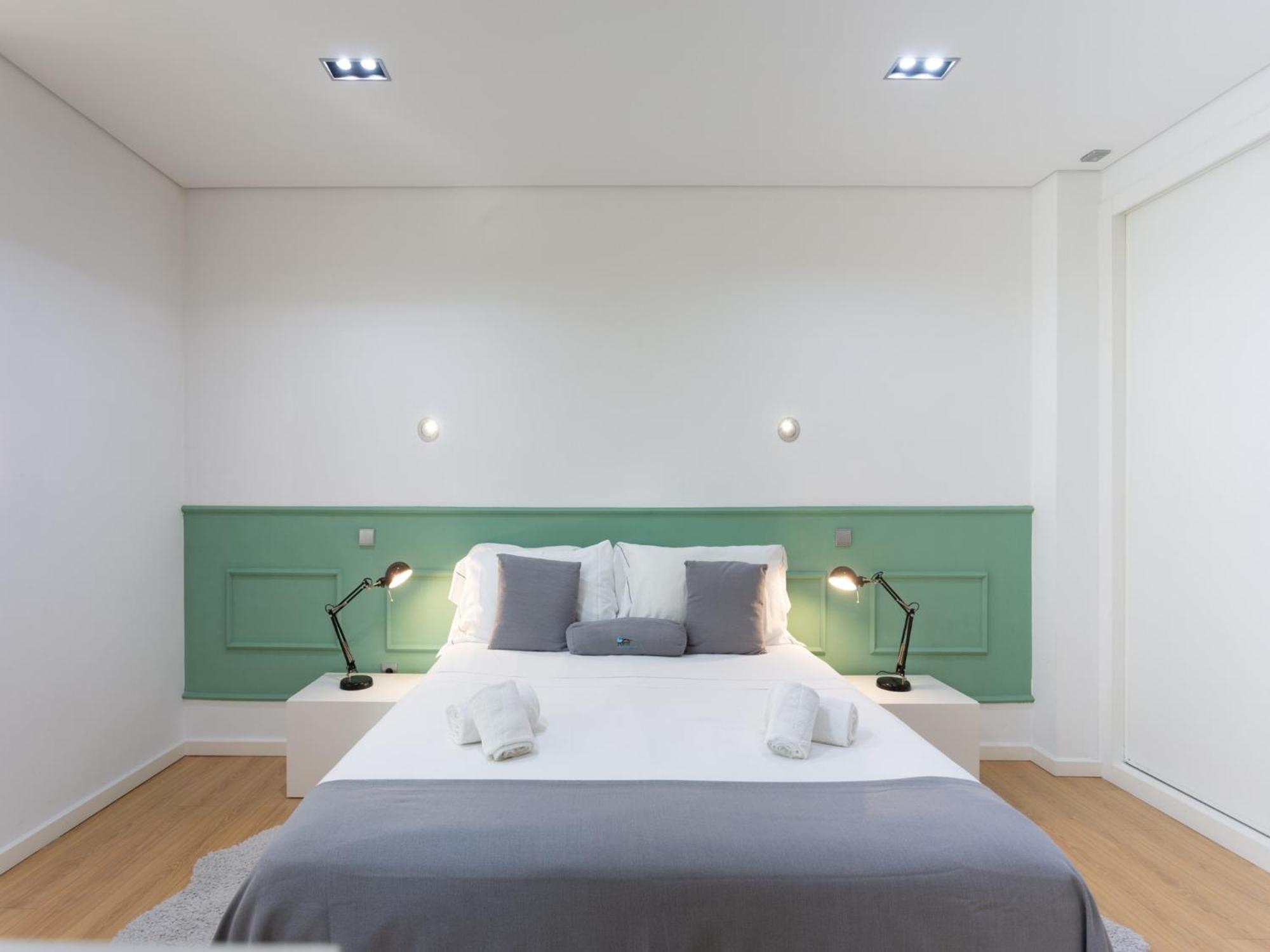 Spacious Near Bolhao Market Oporto