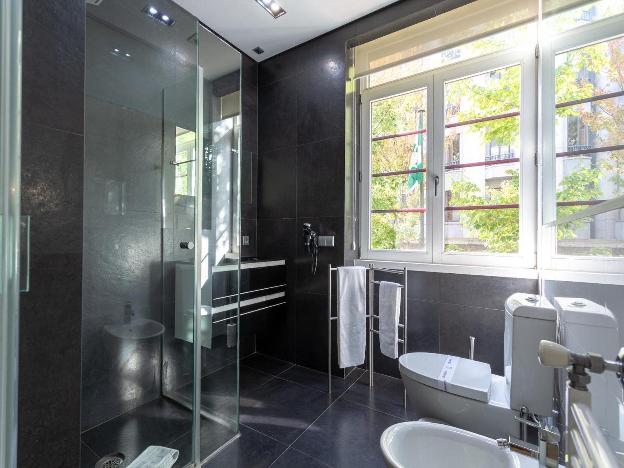 Spacious Near Bolhao Market Apartamento *