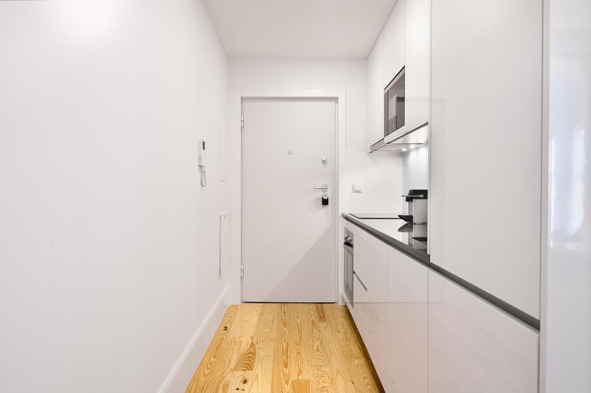 Private Terrace At Flores Street *