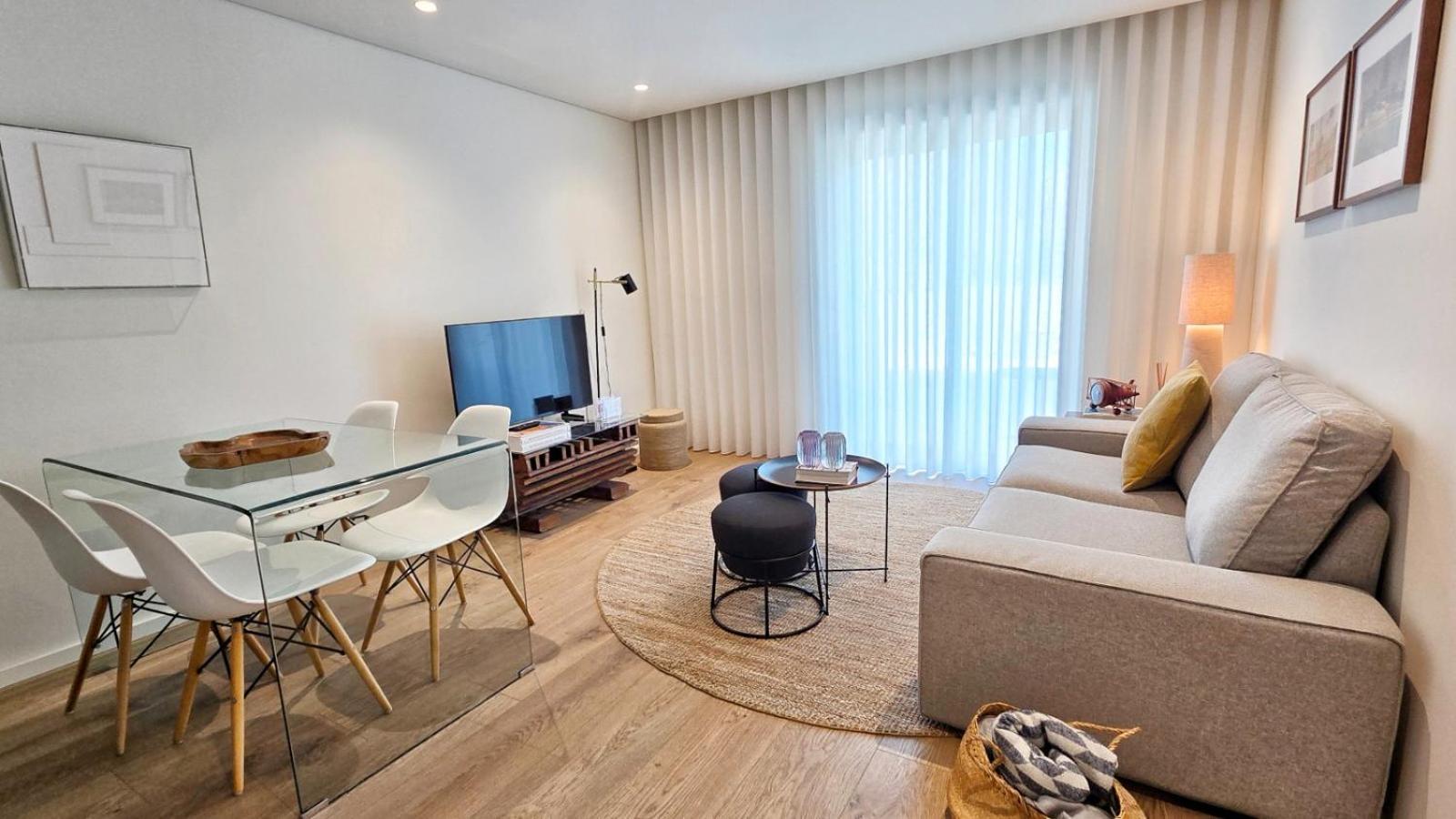 Apartment With Parking & Terrace Porto