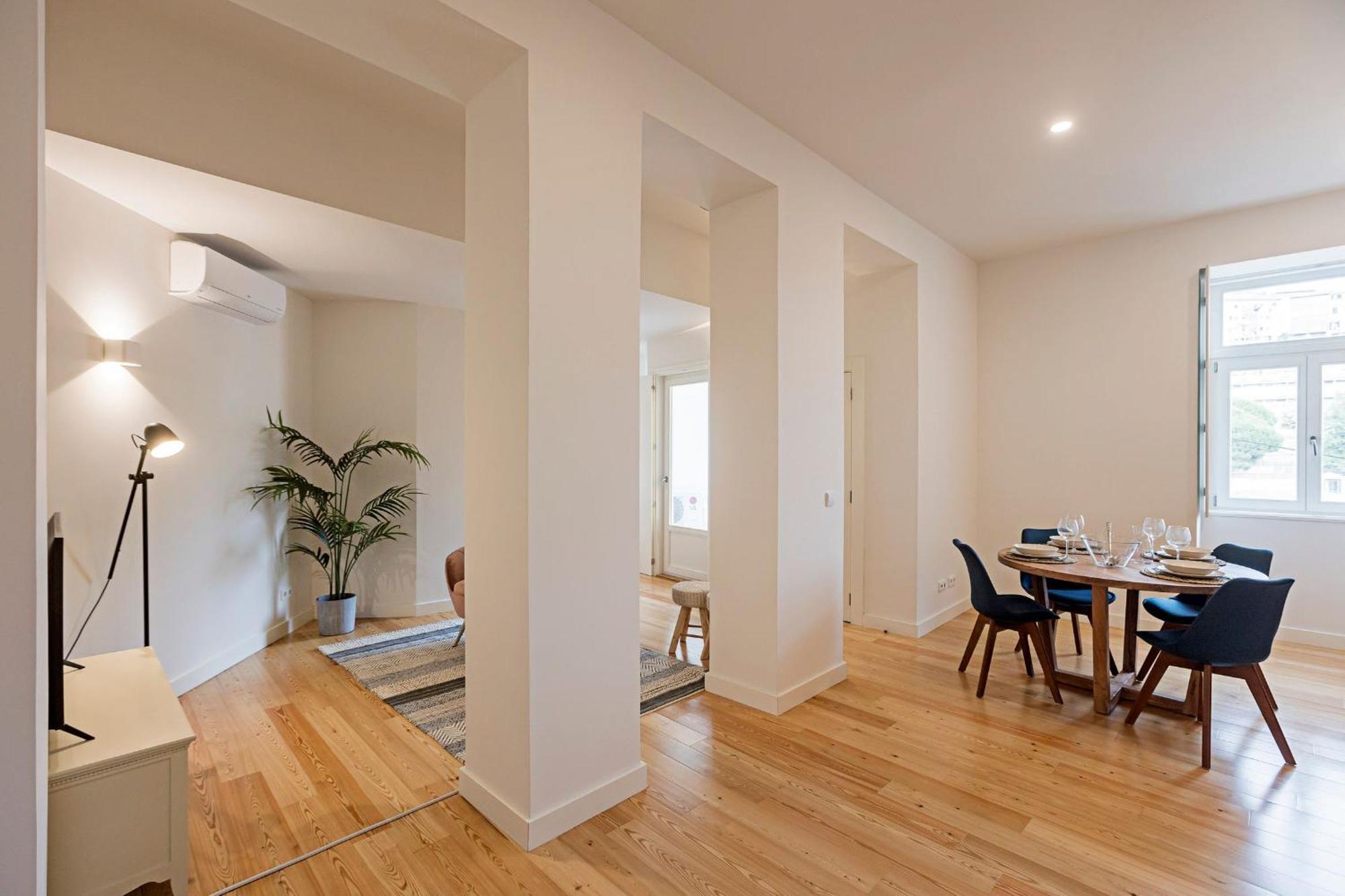Apartment Superb Flat W Balcony And Ac By Lovelystay