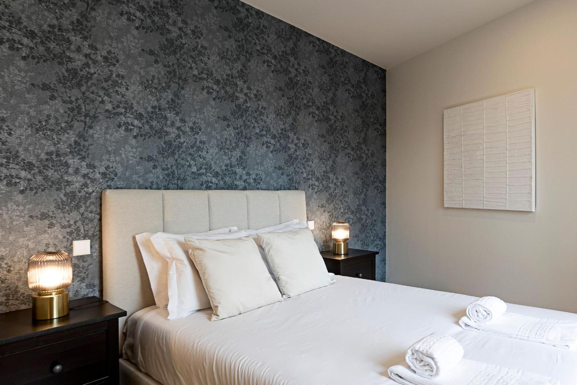 Apartment Superb Flat W Balcony And Ac By Lovelystay