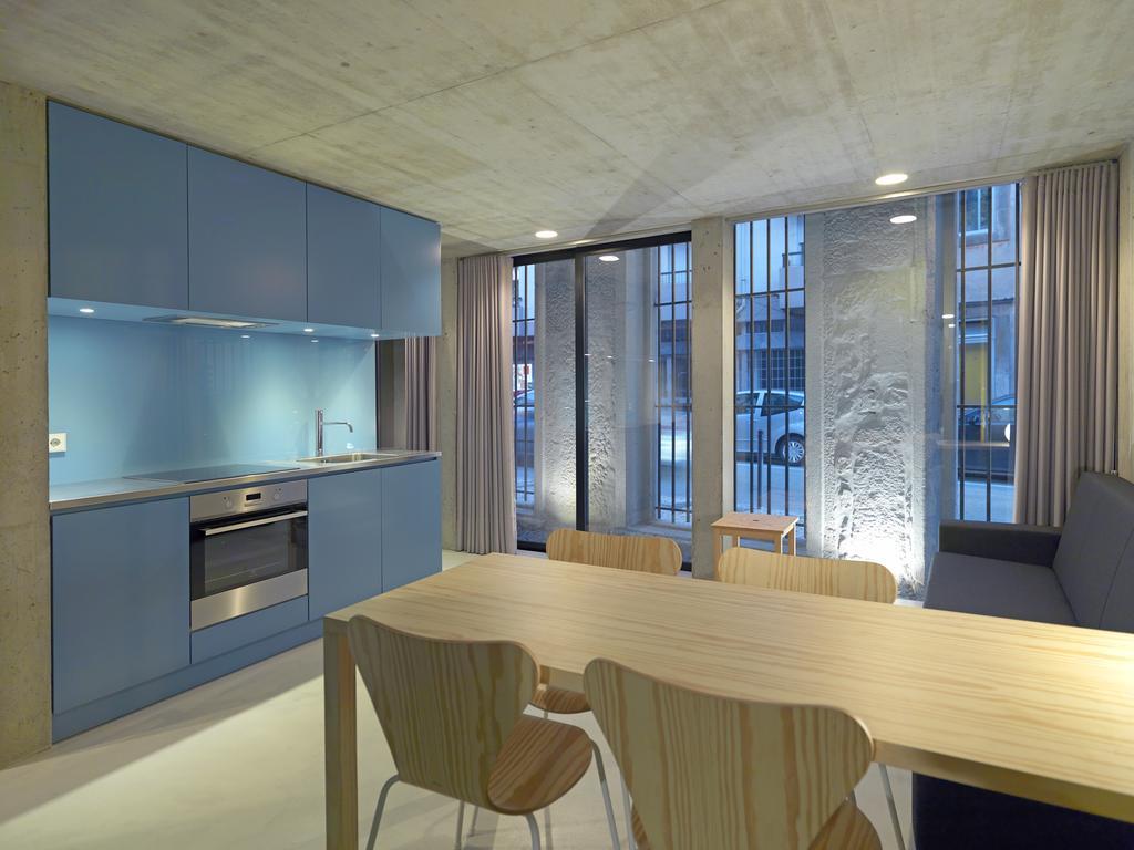 Feels Like Breiner 310 Design Modern Flats