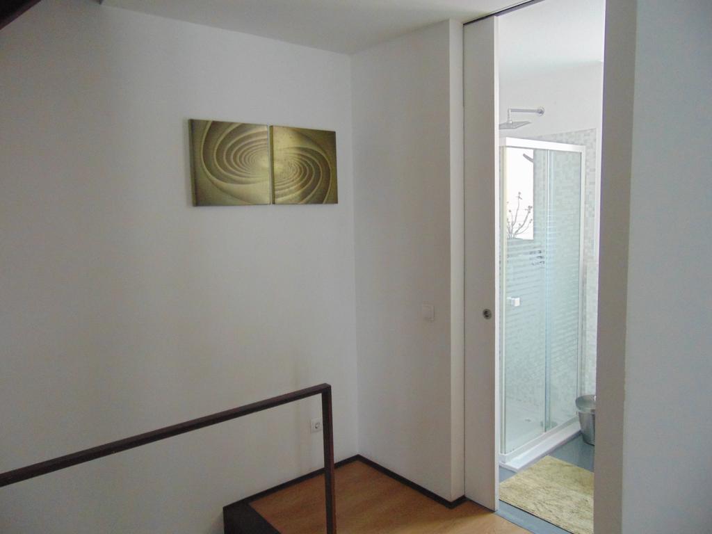 Minimalist House T3 Oporto