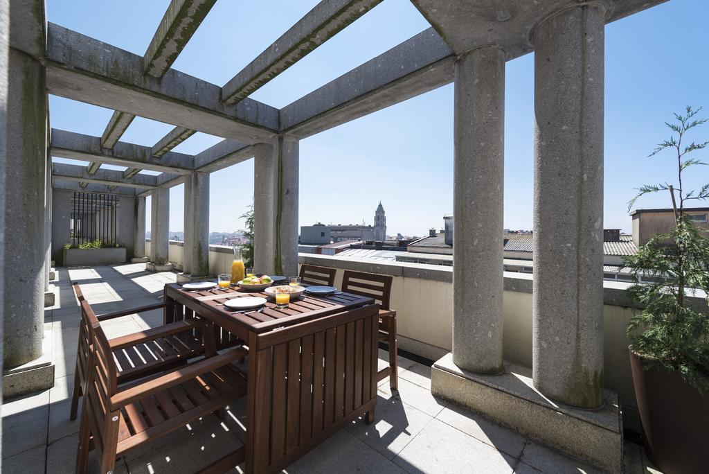 Bolhao Rooftop Palacio Do Comercio Oporto