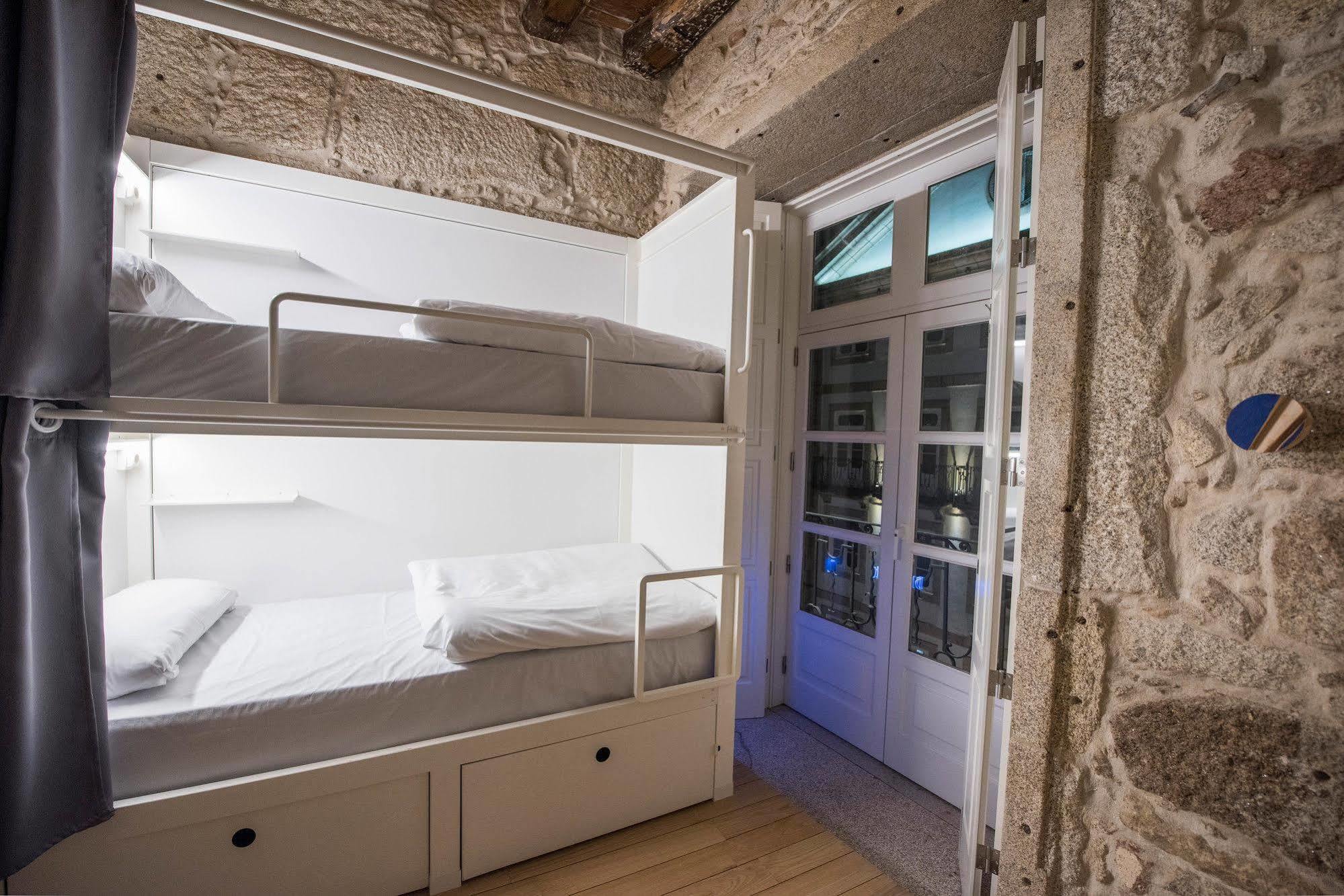 Hostal Bluesock