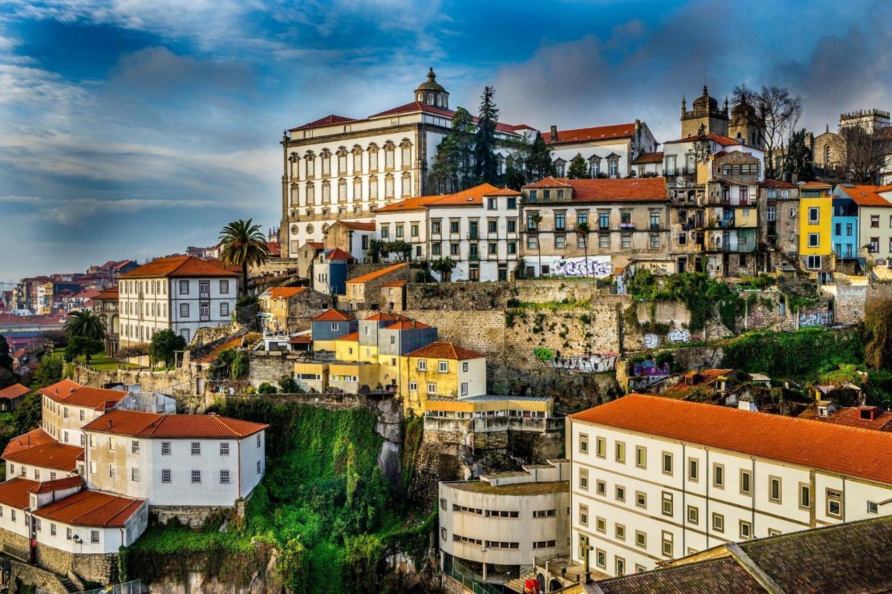 R. De Ciriaco Cardoso * Oporto
