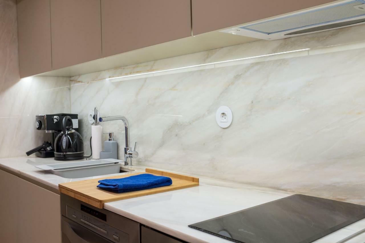 Apartamento Homeintown Almada - Downtown Elegant - Terrace Ac & Wifi *