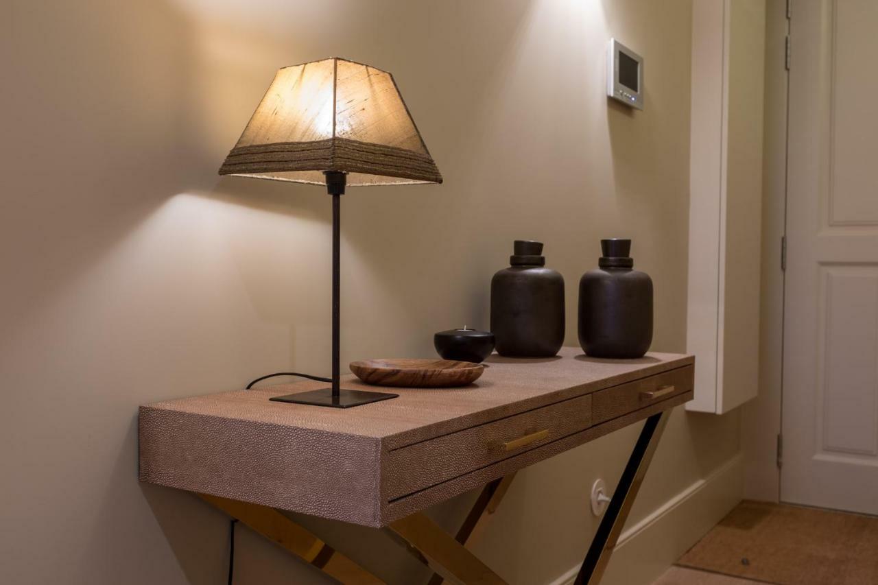 Homeintown Almada - Downtown Elegant - Terrace Ac & Wifi Oporto