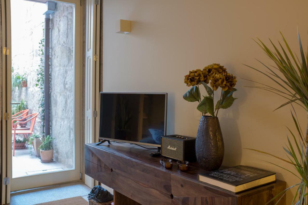 Apartamento Homeintown Almada - Downtown Elegant - Terrace Ac & Wifi