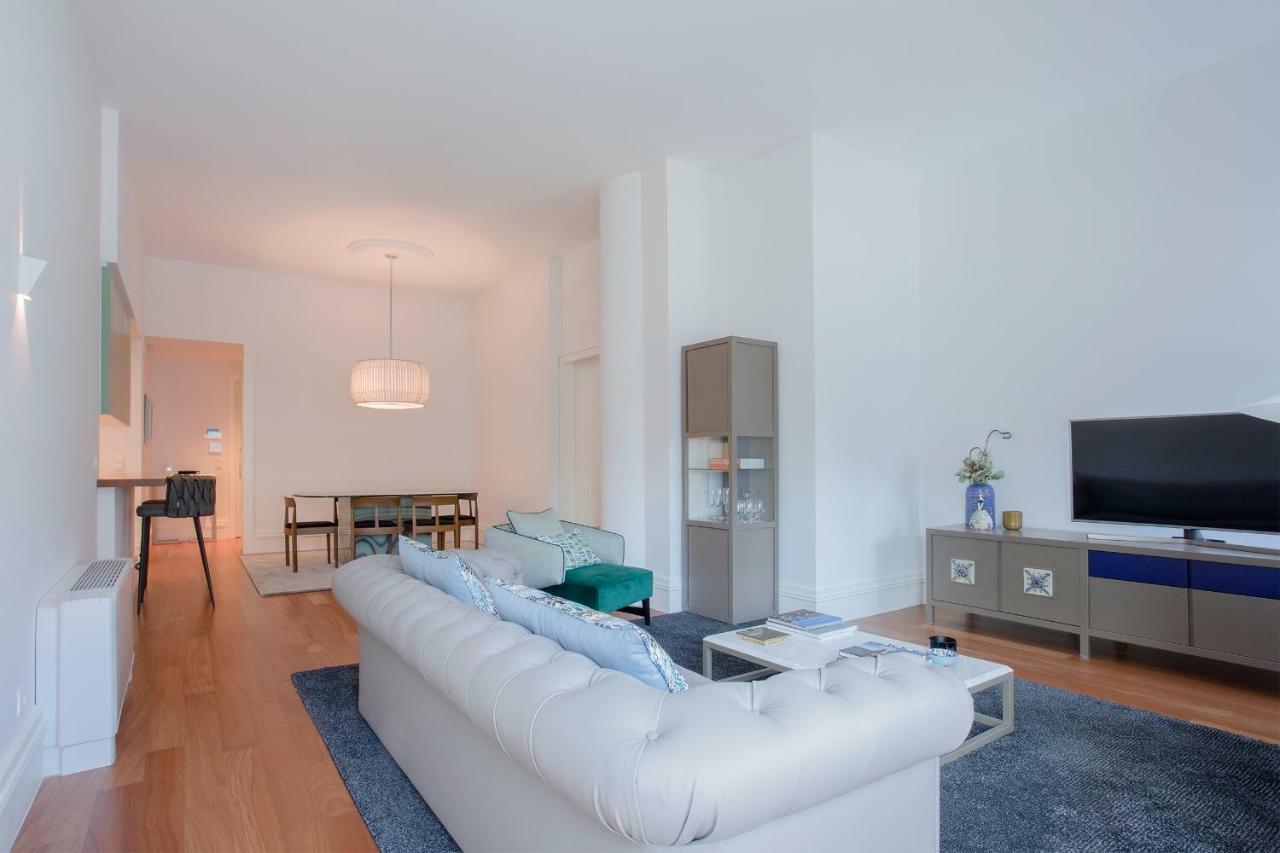 Liiiving In | Aliados Luxury Apartamento