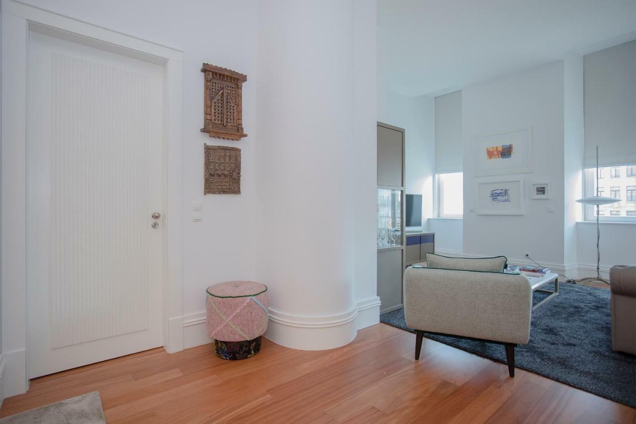 Liiiving In | Aliados Luxury Apartamento